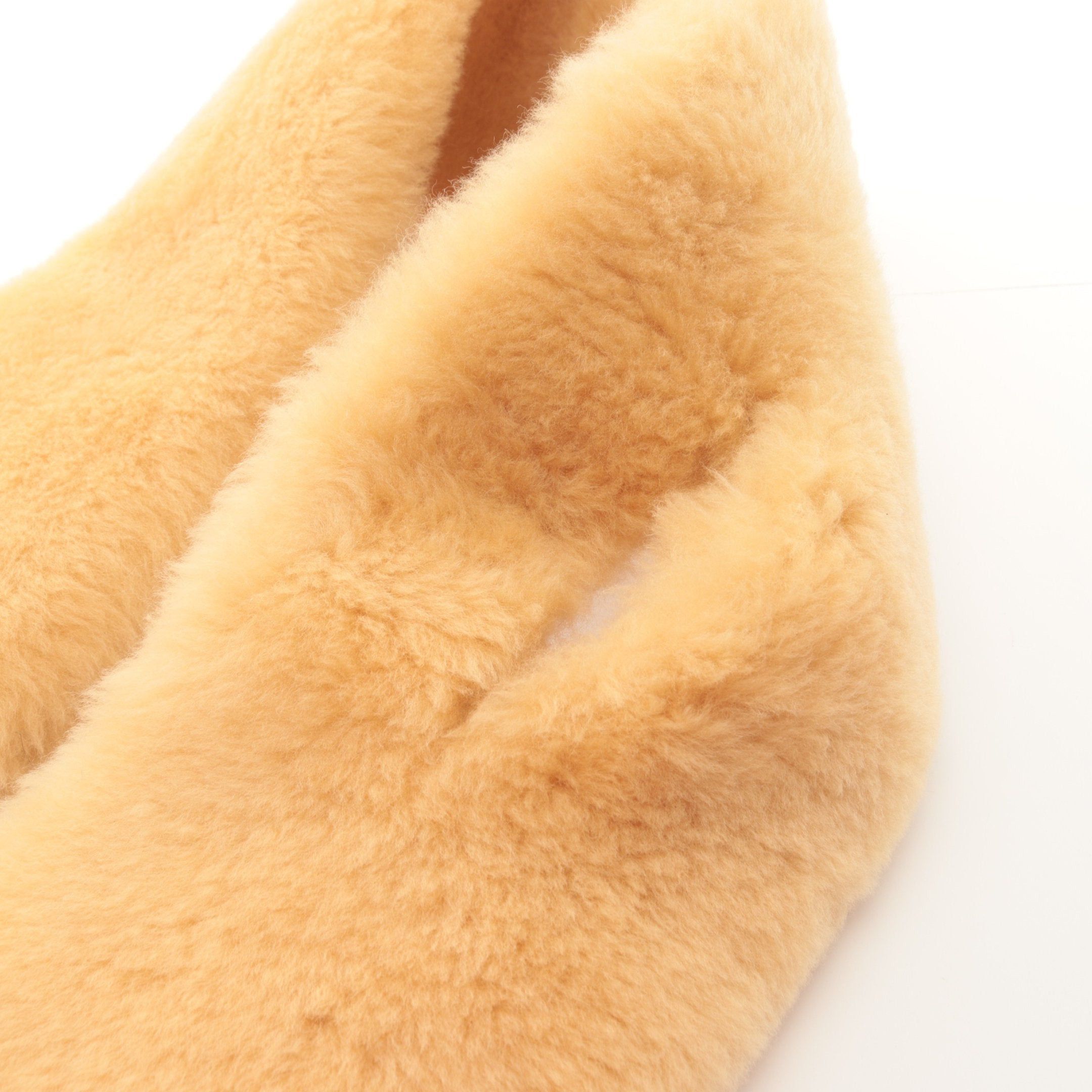 Bottega Veneta Bottega Veneta Scarf Shearling Fur Beige Size ONE SIZE - 6 Thumbnail
