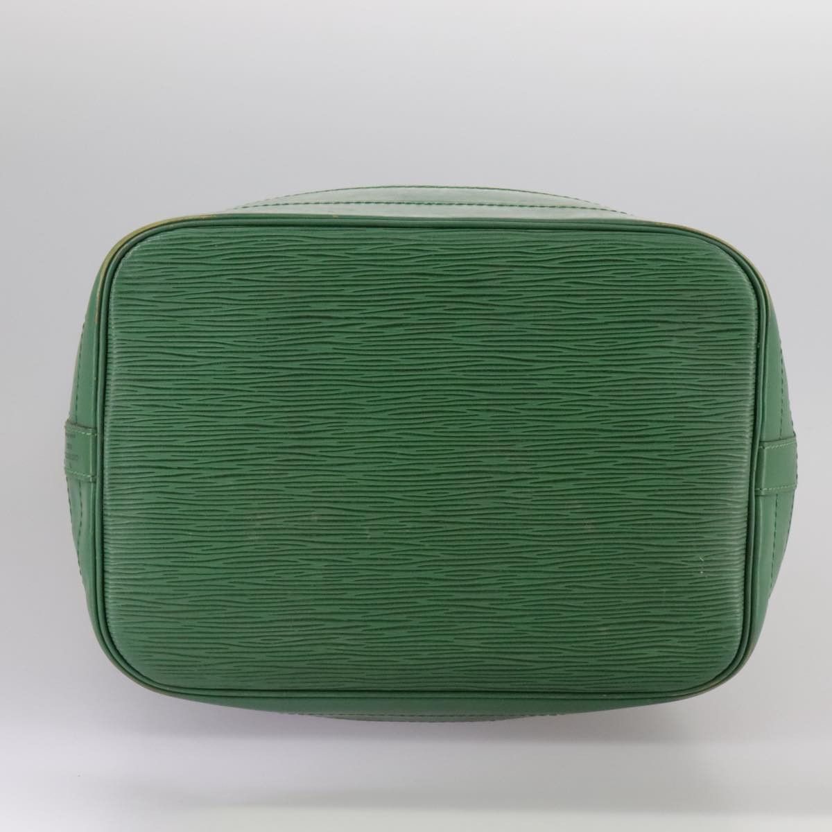 Louis Vuitton Noe Green Leather Shoulder Bag (Pre-Owned) Size ONE SIZE - 7 Thumbnail