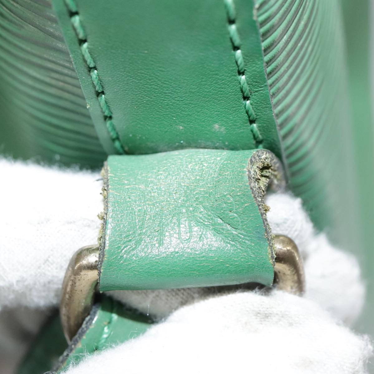 Louis Vuitton Noe Green Leather Shoulder Bag (Pre-Owned) Size ONE SIZE - 16 Thumbnail