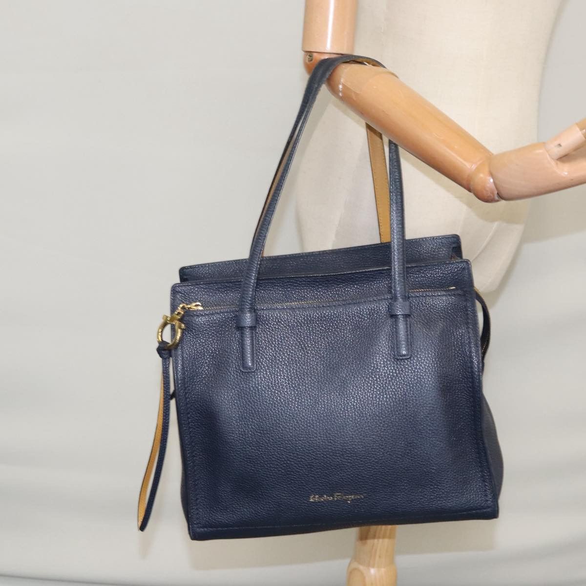 Salvatore Ferragamo Amy Navy Leather Tote Bag (Pre-Owned) Size ONE SIZE - 15 Thumbnail