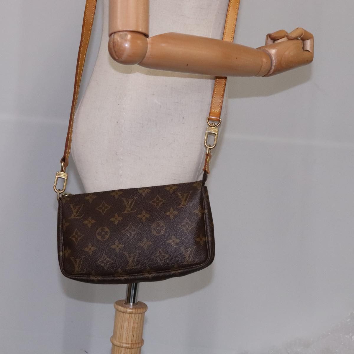 Louis Vuitton Pochette Accessoire Brown Canvas Clutch Bag (Pre-Owned) Size ONE SIZE - 13 Thumbnail