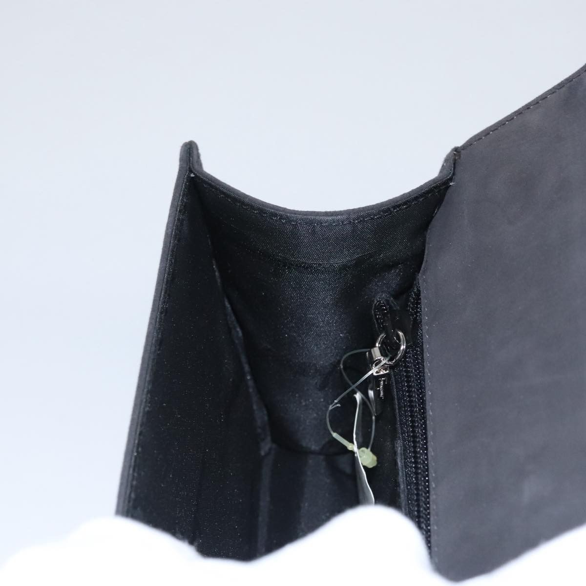 Salvatore Ferragamo Black Suede Handbag (Pre-Owned) Size ONE SIZE - 20 Thumbnail