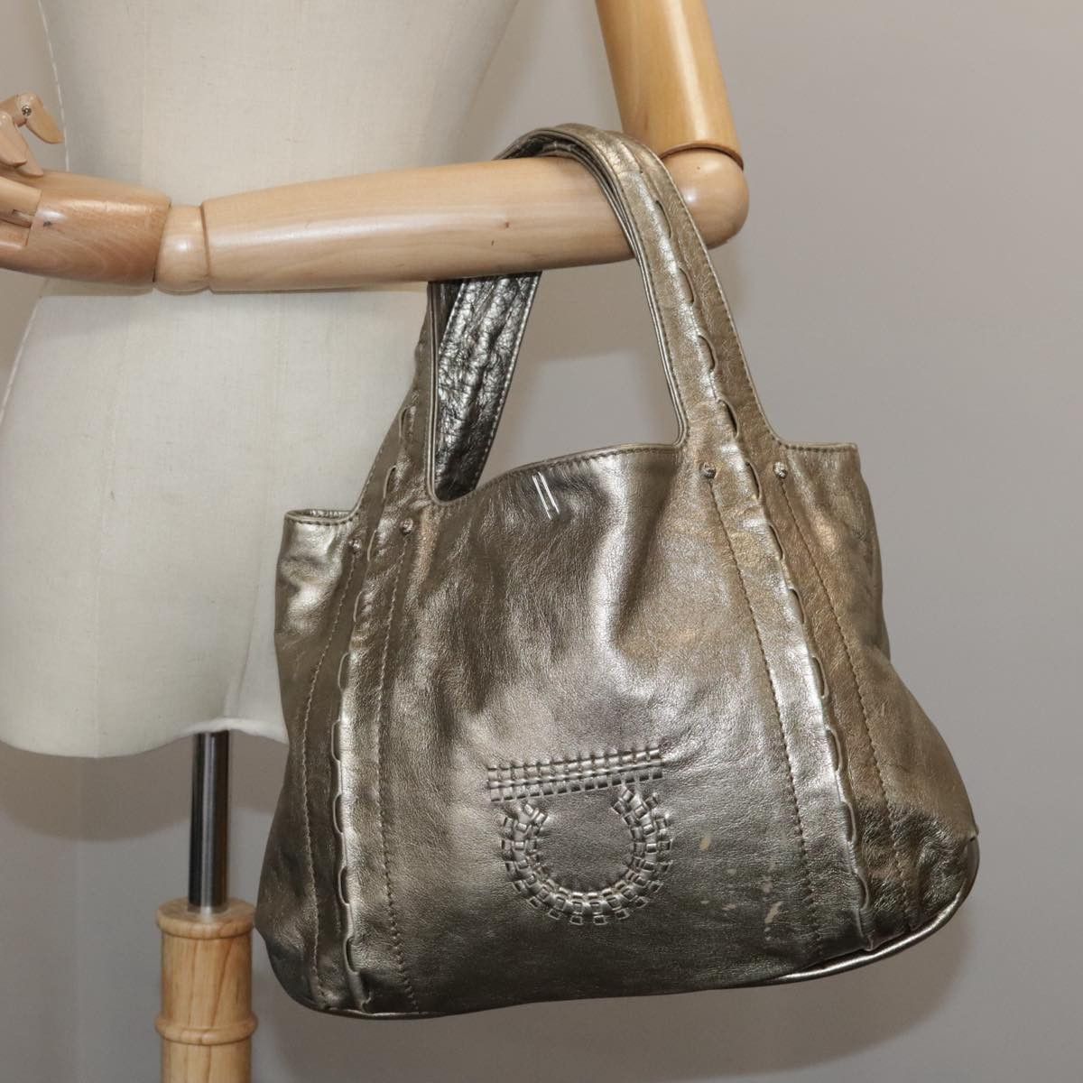 Salvatore Ferragamo Gancini Gold Leather Handbag (Pre-Owned) Size ONE SIZE - 16 Thumbnail