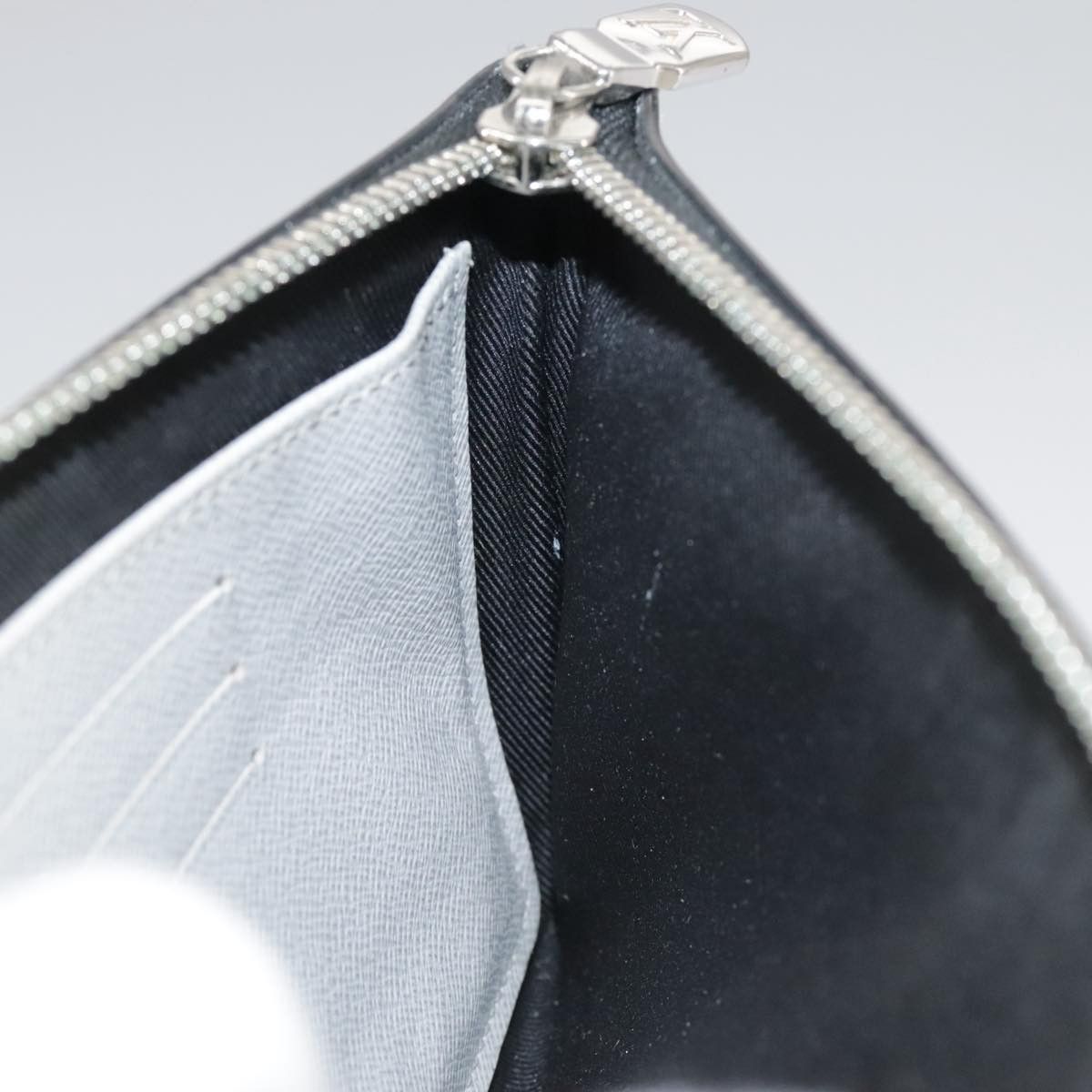 Louis Vuitton Discovery Grey Canvas Clutch Bag (Pre-Owned) Size ONE SIZE - 19 Thumbnail