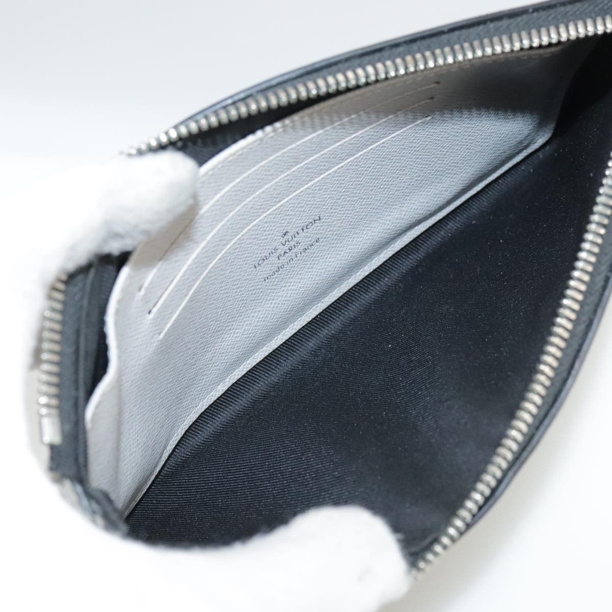 Louis Vuitton Discovery Grey Canvas Clutch Bag (Pre-Owned) Size ONE SIZE - 12 Thumbnail