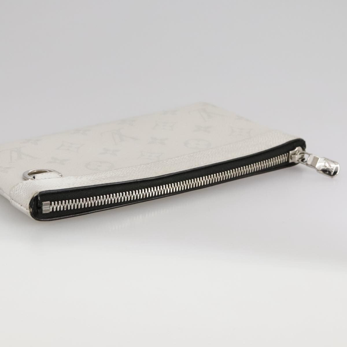 Louis Vuitton Discovery Grey Canvas Clutch Bag (Pre-Owned) Size ONE SIZE - 5 Thumbnail
