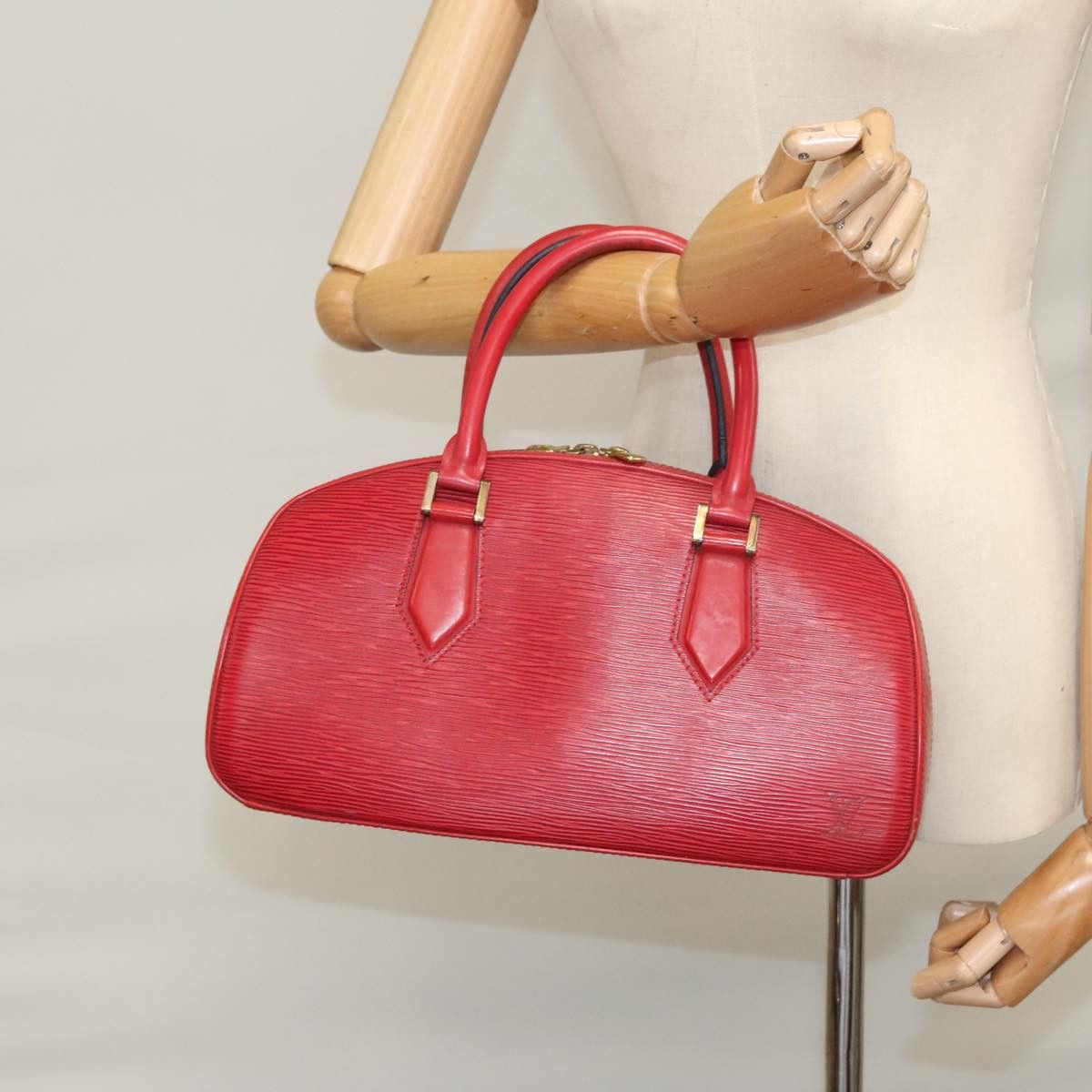 Louis Vuitton Jasmine Red Leather Handbag (Pre-Owned) Size ONE SIZE - 16 Thumbnail