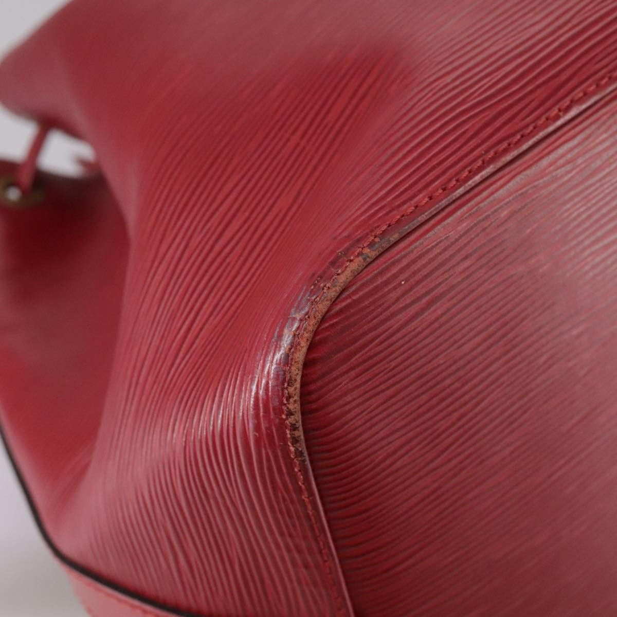 Louis Vuitton Petit Noé Red Leather Shoulder Bag (Pre-Owned) Size ONE SIZE - 10 Thumbnail