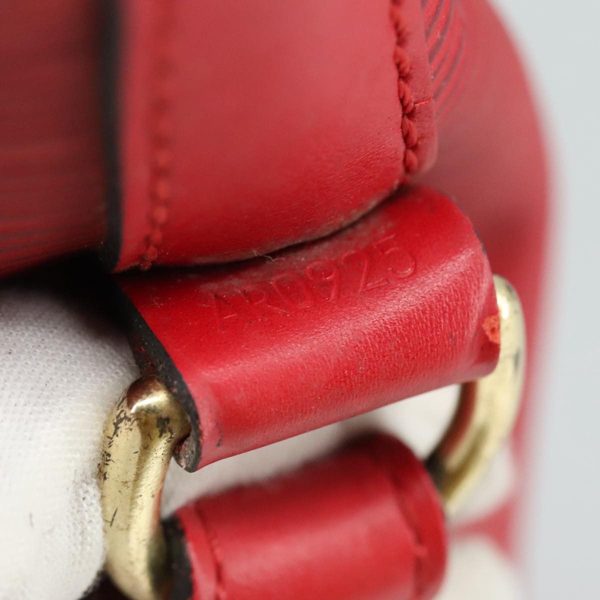 Louis Vuitton Noé Red Leather Shoulder Bag (Pre-Owned) Size ONE SIZE - 14 Thumbnail
