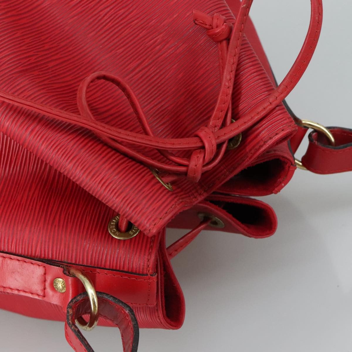 Louis Vuitton Noé Red Leather Shoulder Bag (Pre-Owned) Size ONE SIZE - 5 Thumbnail