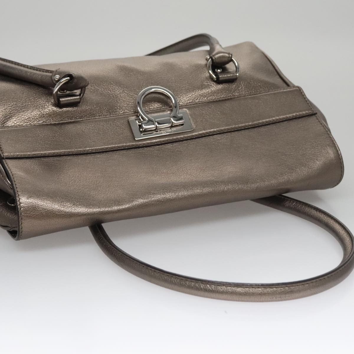 Salvatore Ferragamo Gancini Silver Leather Handbag (Pre-Owned) Size ONE SIZE - 5 Thumbnail