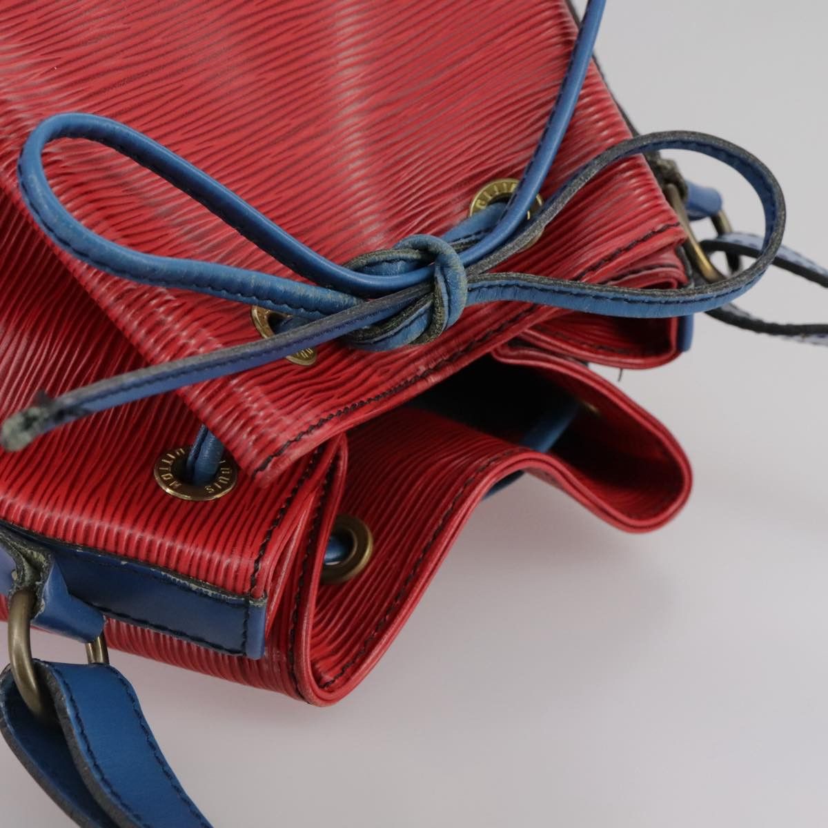 Louis Vuitton Noe Red Leather Shoulder Bag (Pre-Owned) Size ONE SIZE - 13 Thumbnail