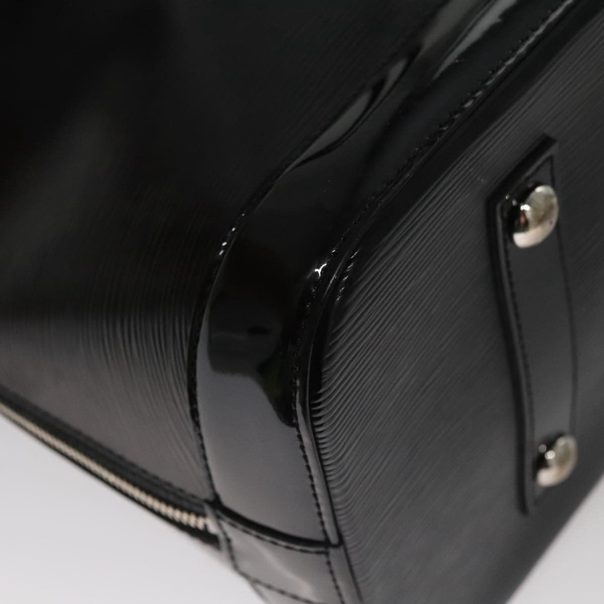 Louis Vuitton Alma Black Leather Handbag (Pre-Owned) Size ONE SIZE - 9 Thumbnail