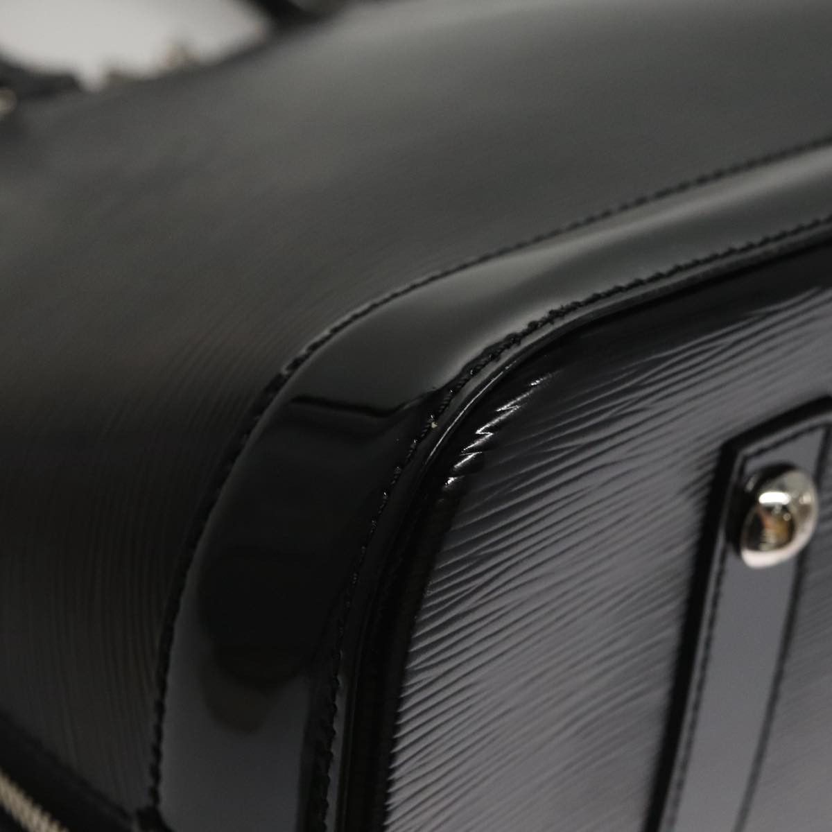 Louis Vuitton Alma Black Leather Handbag (Pre-Owned) Size ONE SIZE - 7 Thumbnail