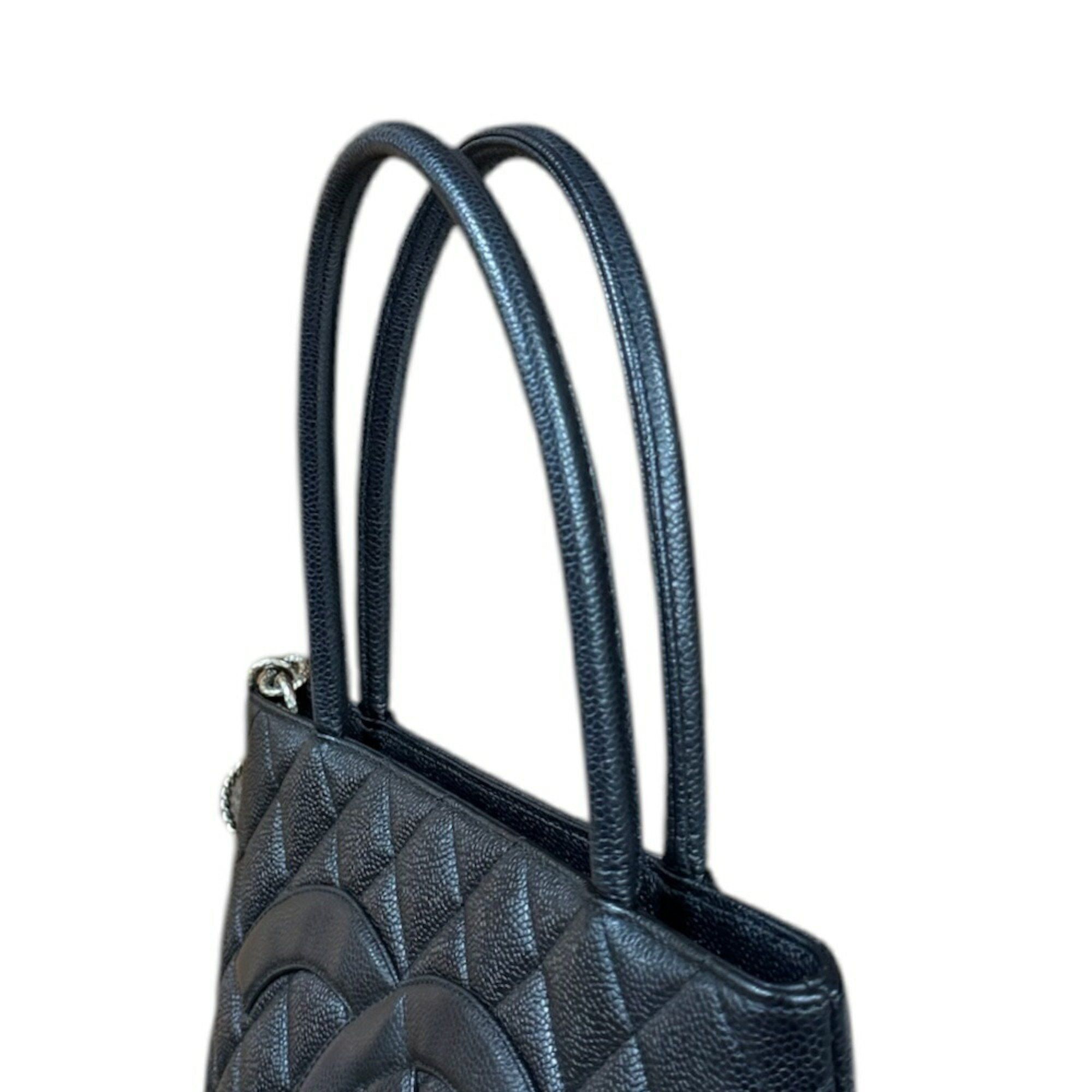 Chanel Chanel Medaillon tote Size ONE SIZE - 4 Thumbnail