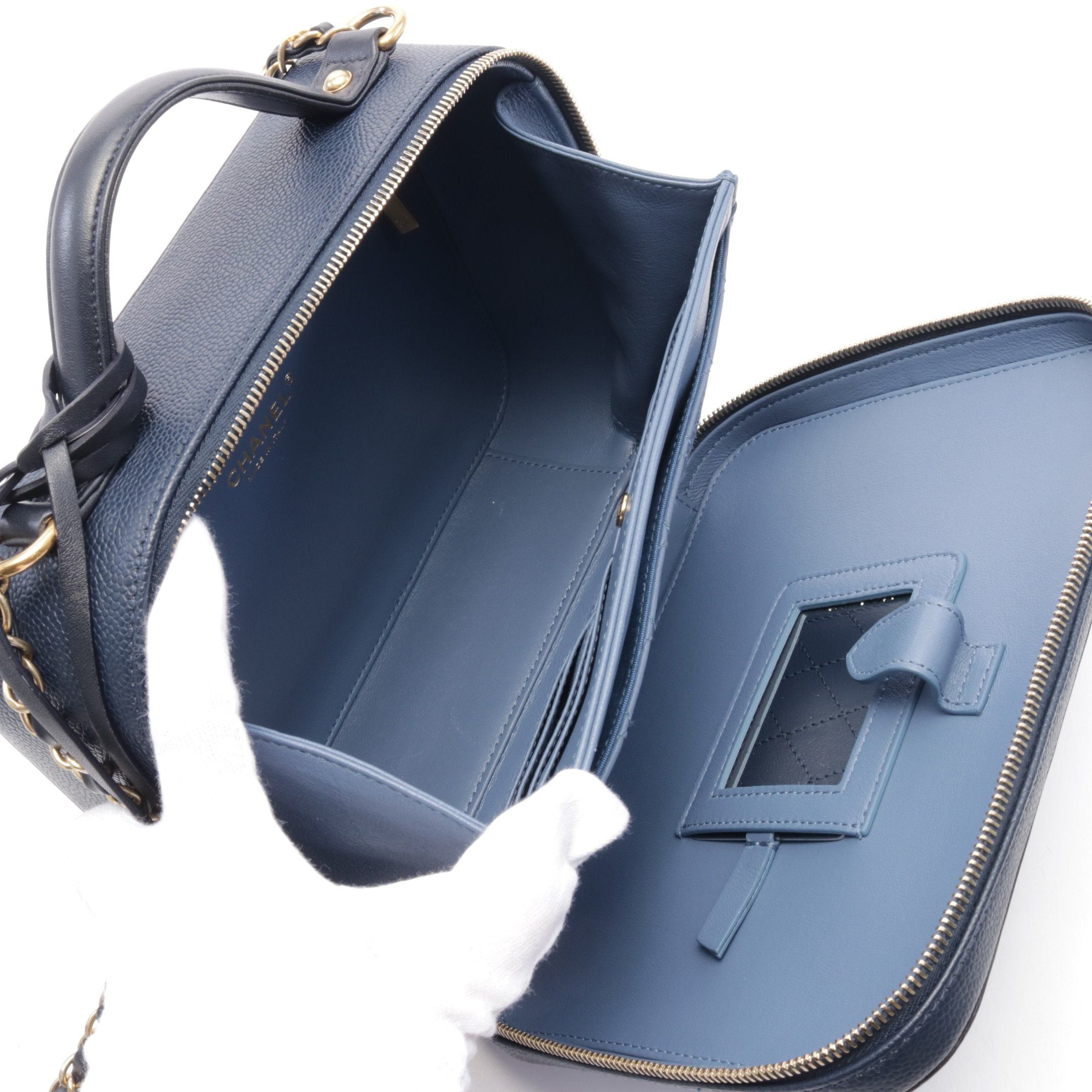 Chanel Chanel Cc Filigree Matelasse Vanity Chain Shoulder Bag Caviar Skin Leather Navy Gold Hardware Size ONE SIZE - 3 Thumbnail