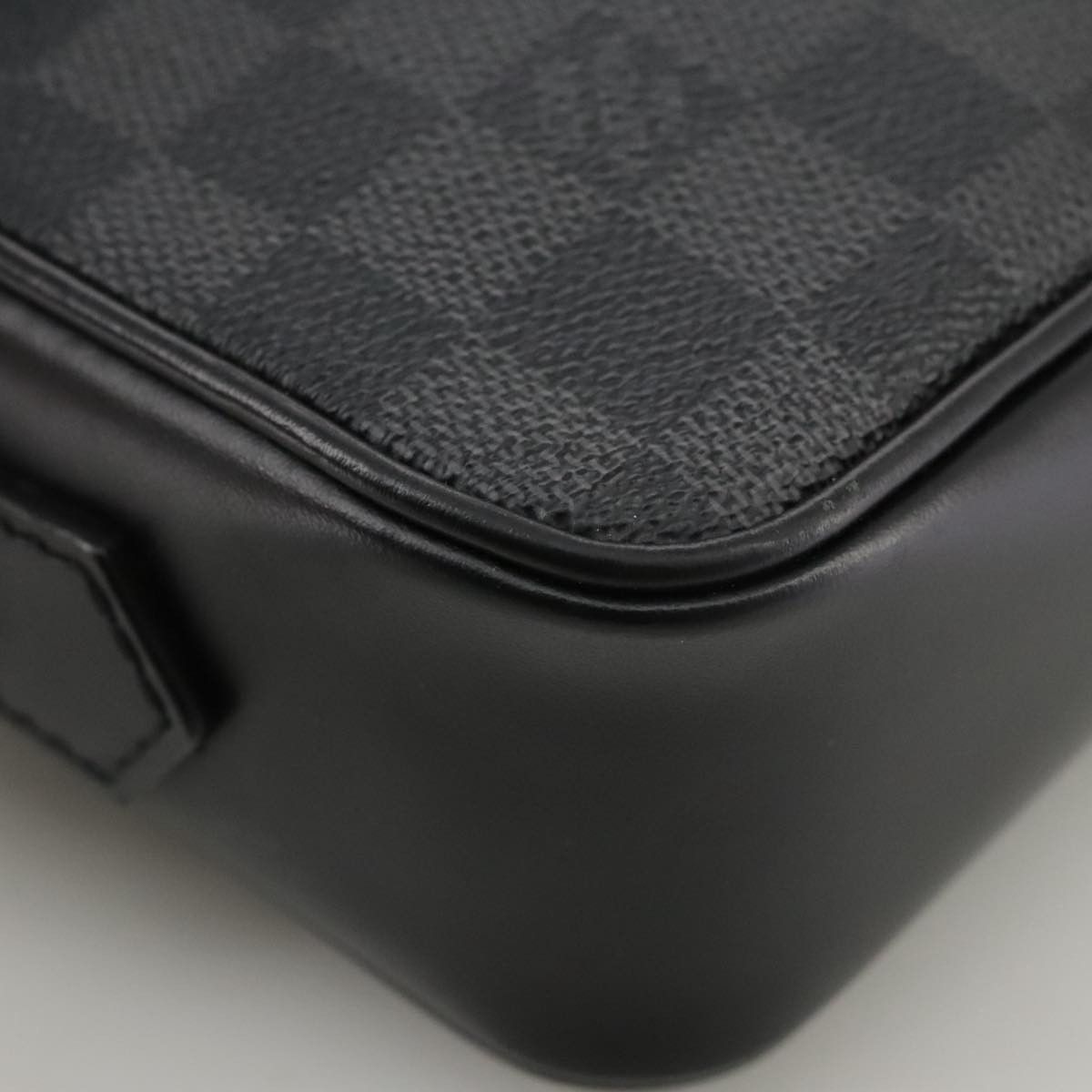 Louis Vuitton Kasaï Black Canvas Clutch Bag (Pre-Owned) Size ONE SIZE - 7 Thumbnail