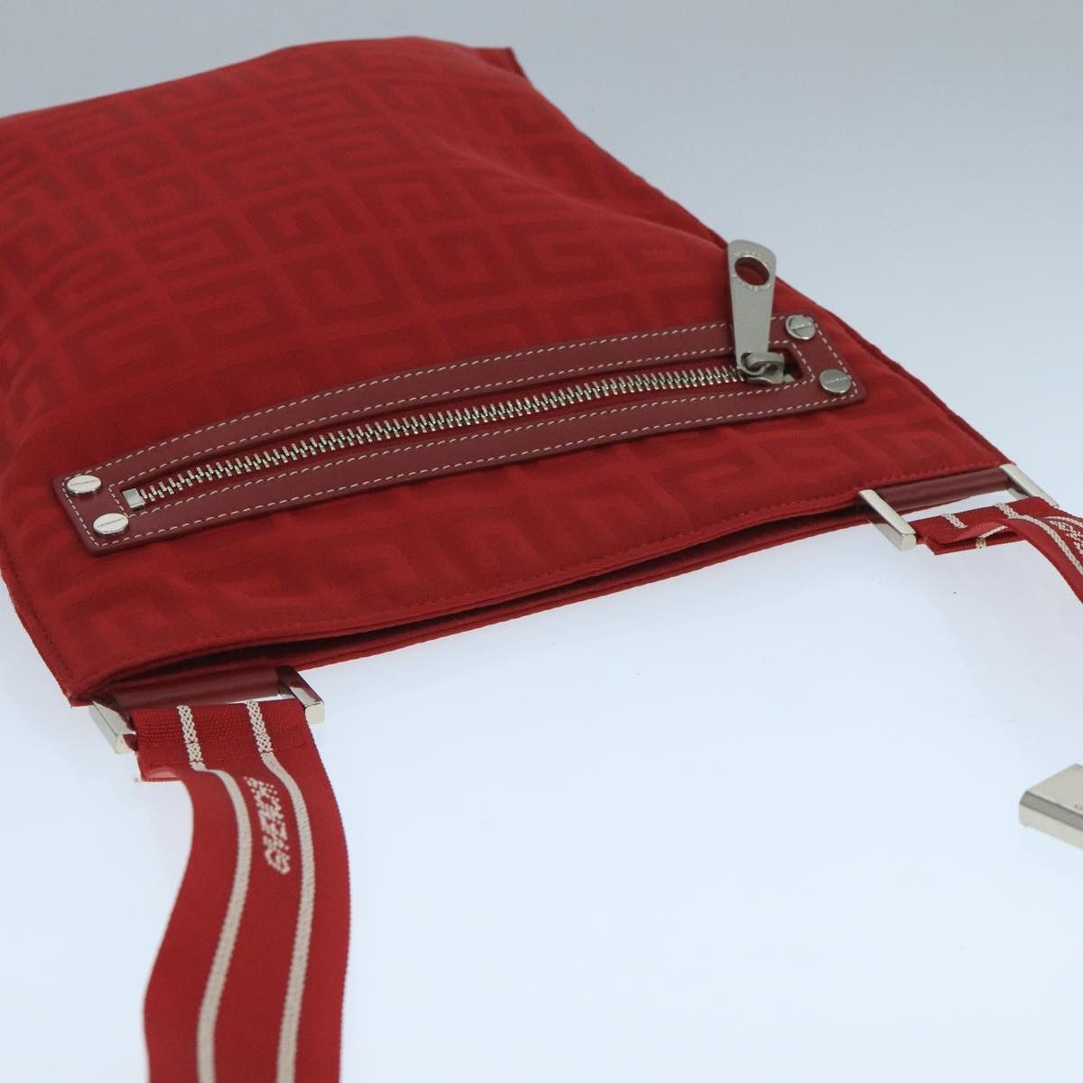 Givenchy Red Canvas Shoulder Bag (Pre-Owned) Size ONE SIZE - 17 Thumbnail