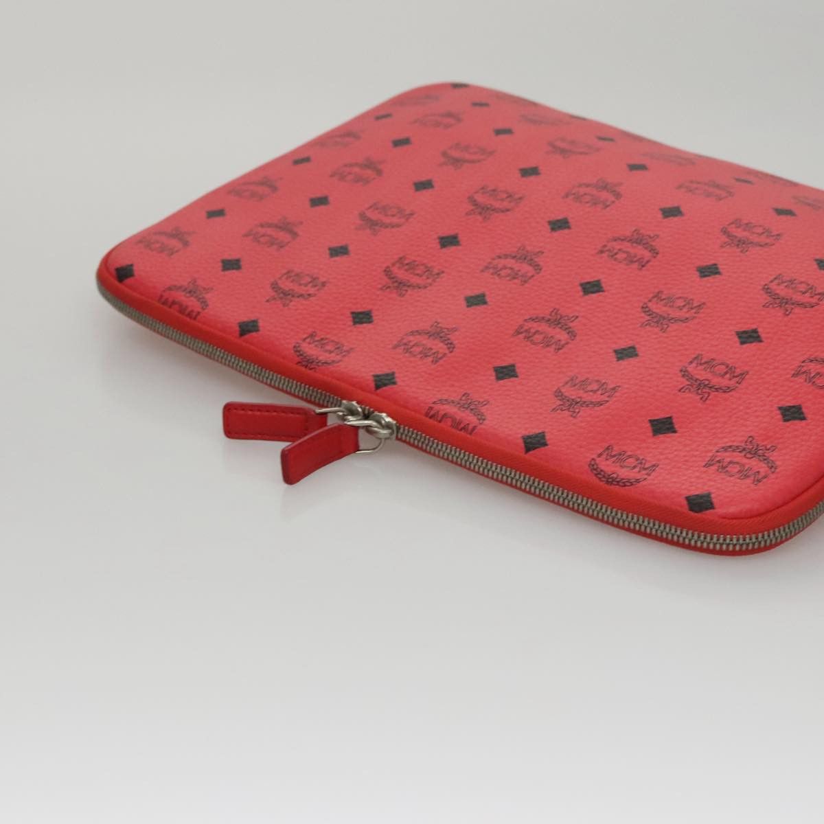 MCM Visetos Red Canvas Clutch Bag (Pre-Owned) Size ONE SIZE - 14 Thumbnail