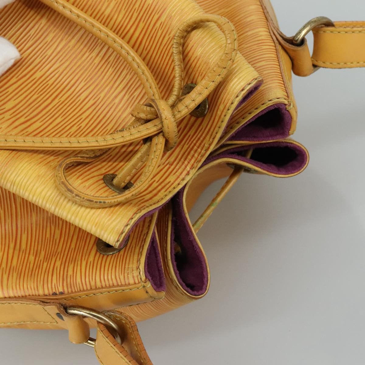 Louis Vuitton Noé Pm Yellow Leather Shoulder Bag (Pre-Owned) Size ONE SIZE - 16 Thumbnail
