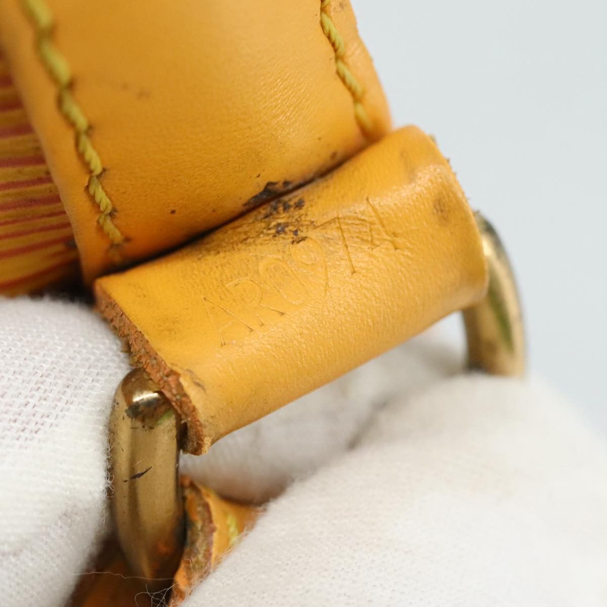 Louis Vuitton Noé Pm Yellow Leather Shoulder Bag (Pre-Owned) Size ONE SIZE - 12 Thumbnail