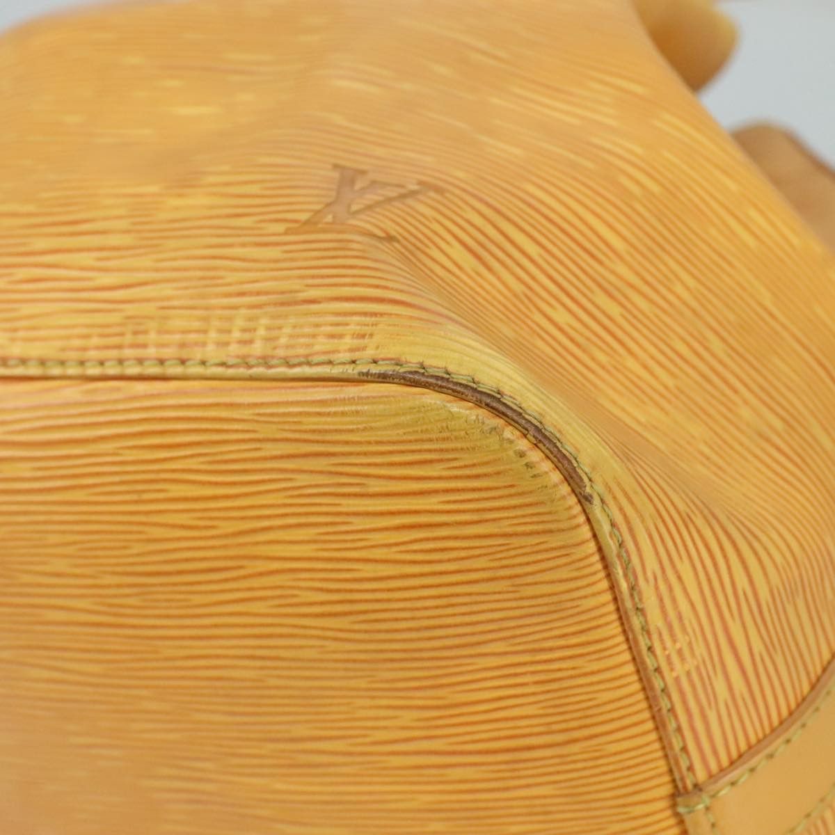 Louis Vuitton Noé Pm Yellow Leather Shoulder Bag (Pre-Owned) Size ONE SIZE - 7 Thumbnail
