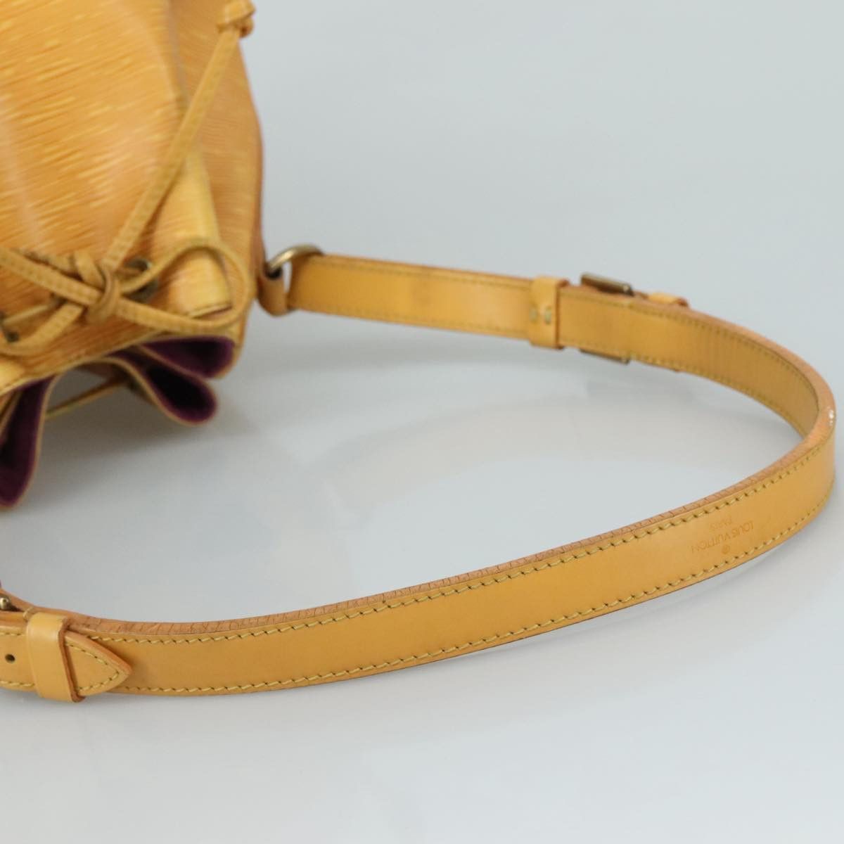 Louis Vuitton Noé Pm Yellow Leather Shoulder Bag (Pre-Owned) Size ONE SIZE - 5 Thumbnail