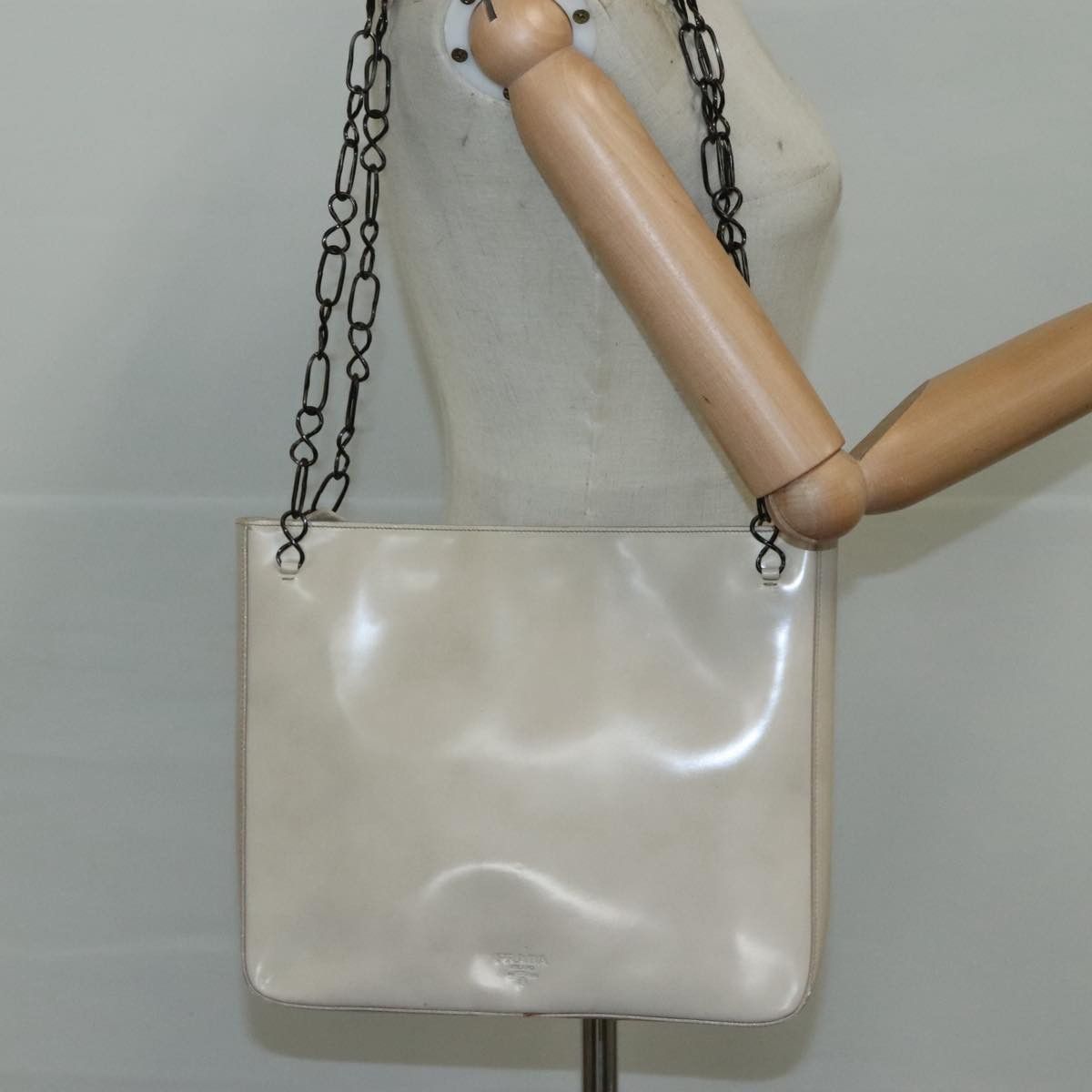 Prada Beige Patent Leather Shoulder Bag (Pre-Owned) Size ONE SIZE - 15 Thumbnail