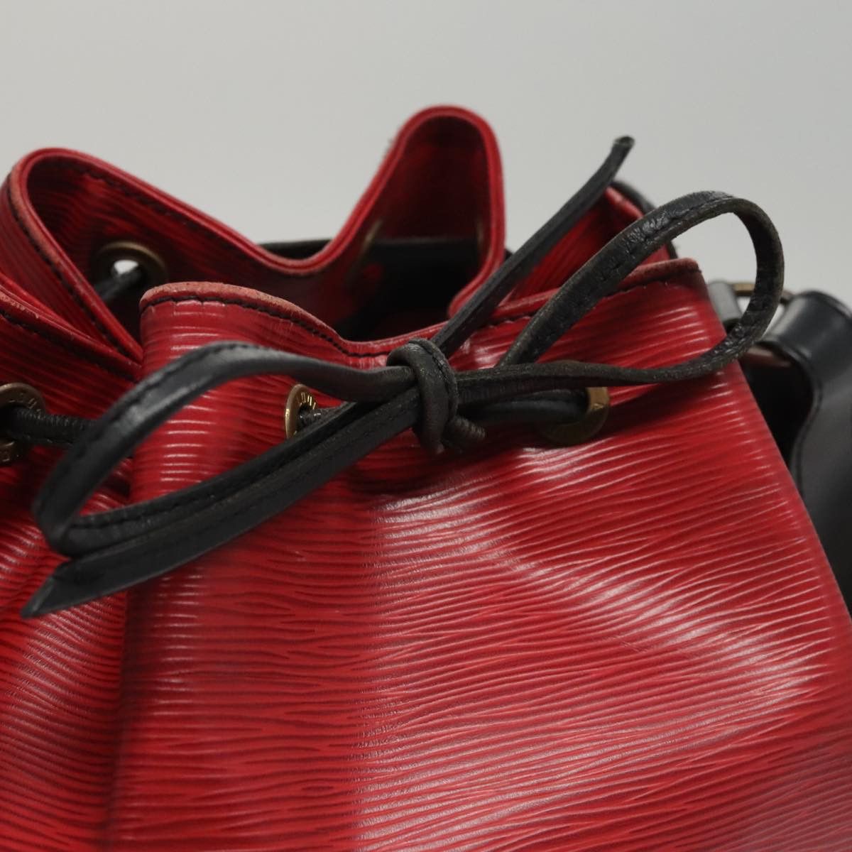 Louis Vuitton Noe Red Leather Shoulder Bag (Pre-Owned) Size ONE SIZE - 19 Thumbnail