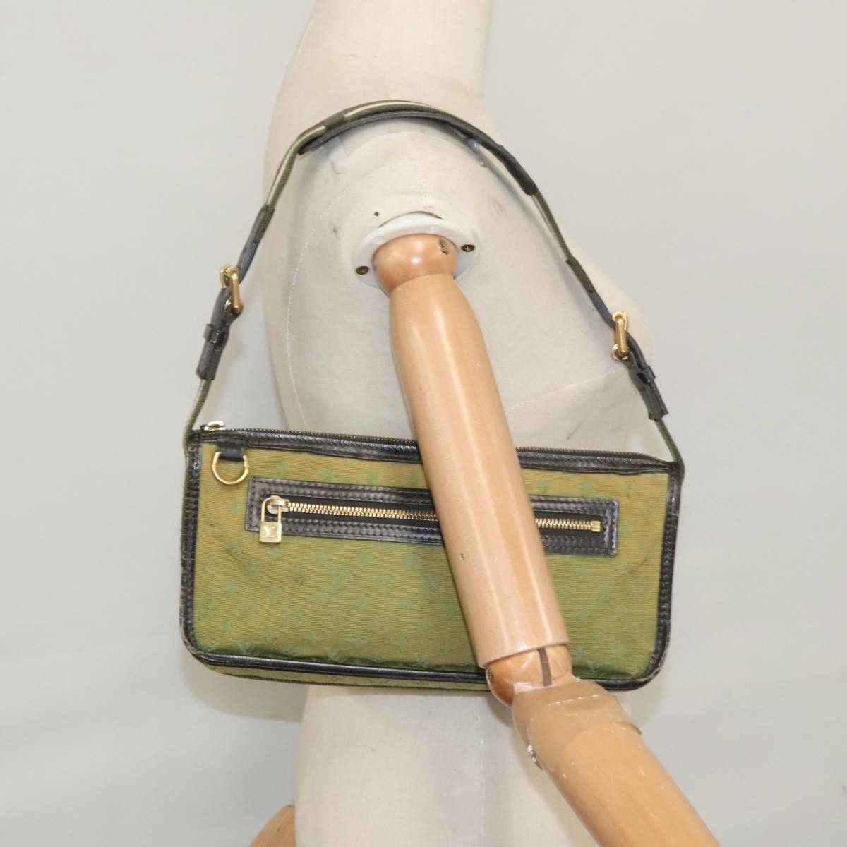Louis Vuitton Catherine Khaki Canvas Shoulder Bag (Pre-Owned) Size ONE SIZE - 17 Thumbnail