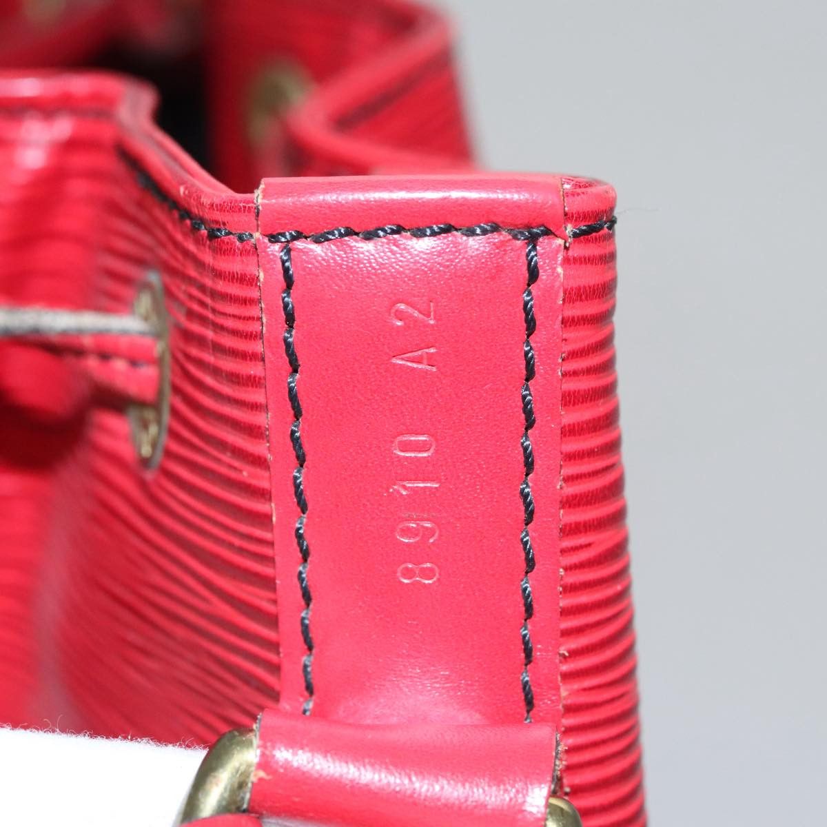 Louis Vuitton Noe Red Leather Shoulder Bag (Pre-Owned) Size ONE SIZE - 15 Thumbnail