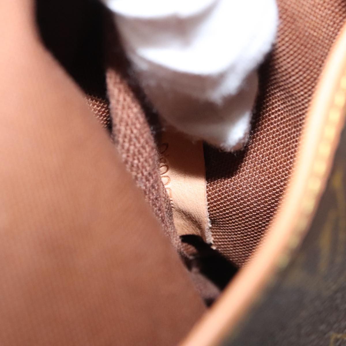 Louis Vuitton Saumur Brown Canvas Shoulder Bag (Pre-Owned) Size ONE SIZE - 15 Thumbnail