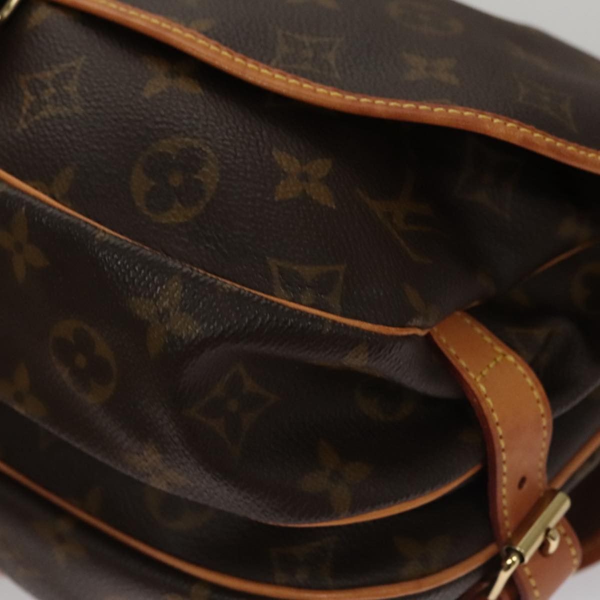 Louis Vuitton Saumur Brown Canvas Shoulder Bag (Pre-Owned) Size ONE SIZE - 10 Thumbnail