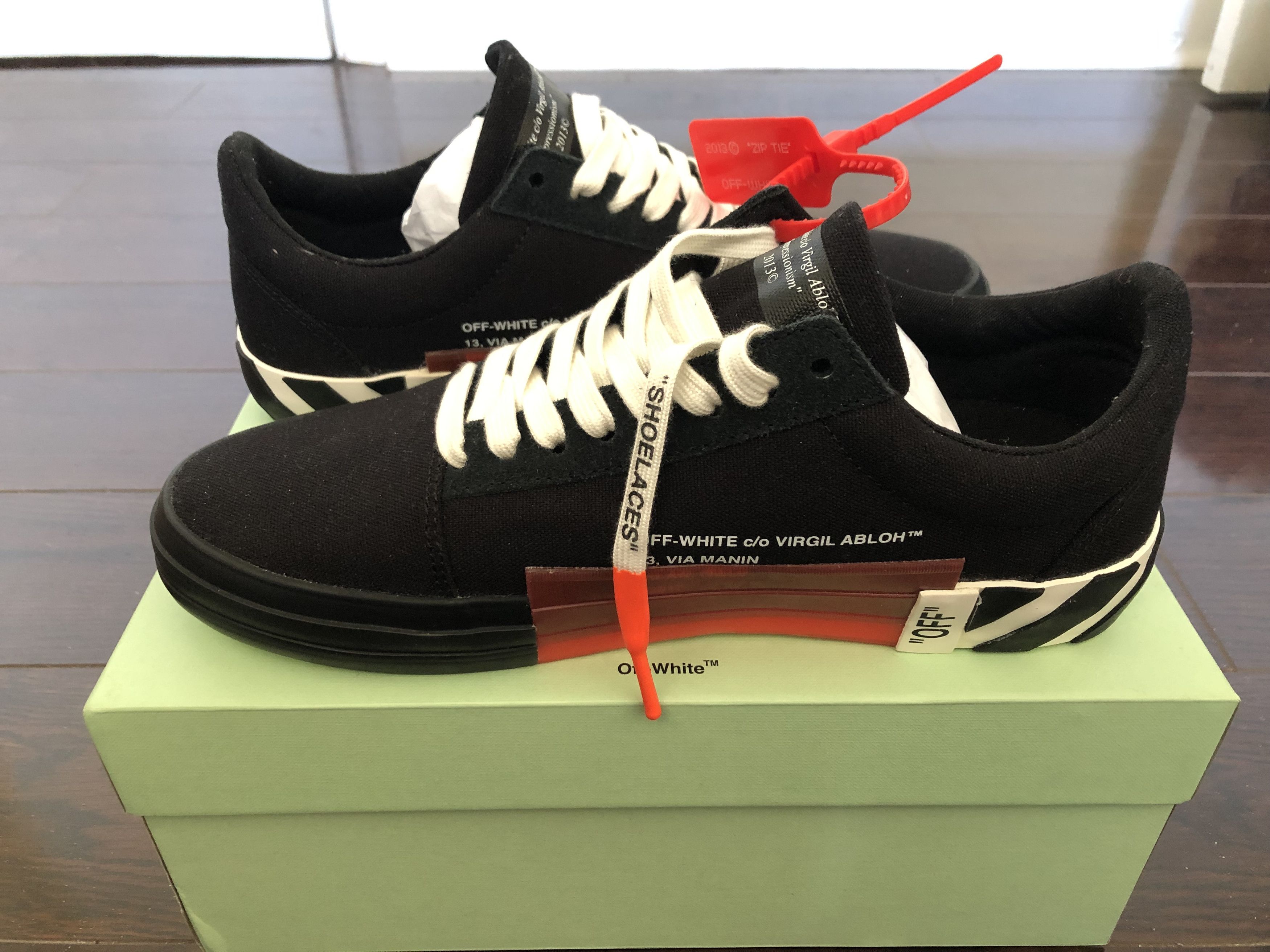 Off-White ⭐️⭐️ SALE! DEADSTOCK Brand New Off-White Vulc Low-Top Sneakers Size US 9 / EU 42 - 2 Preview