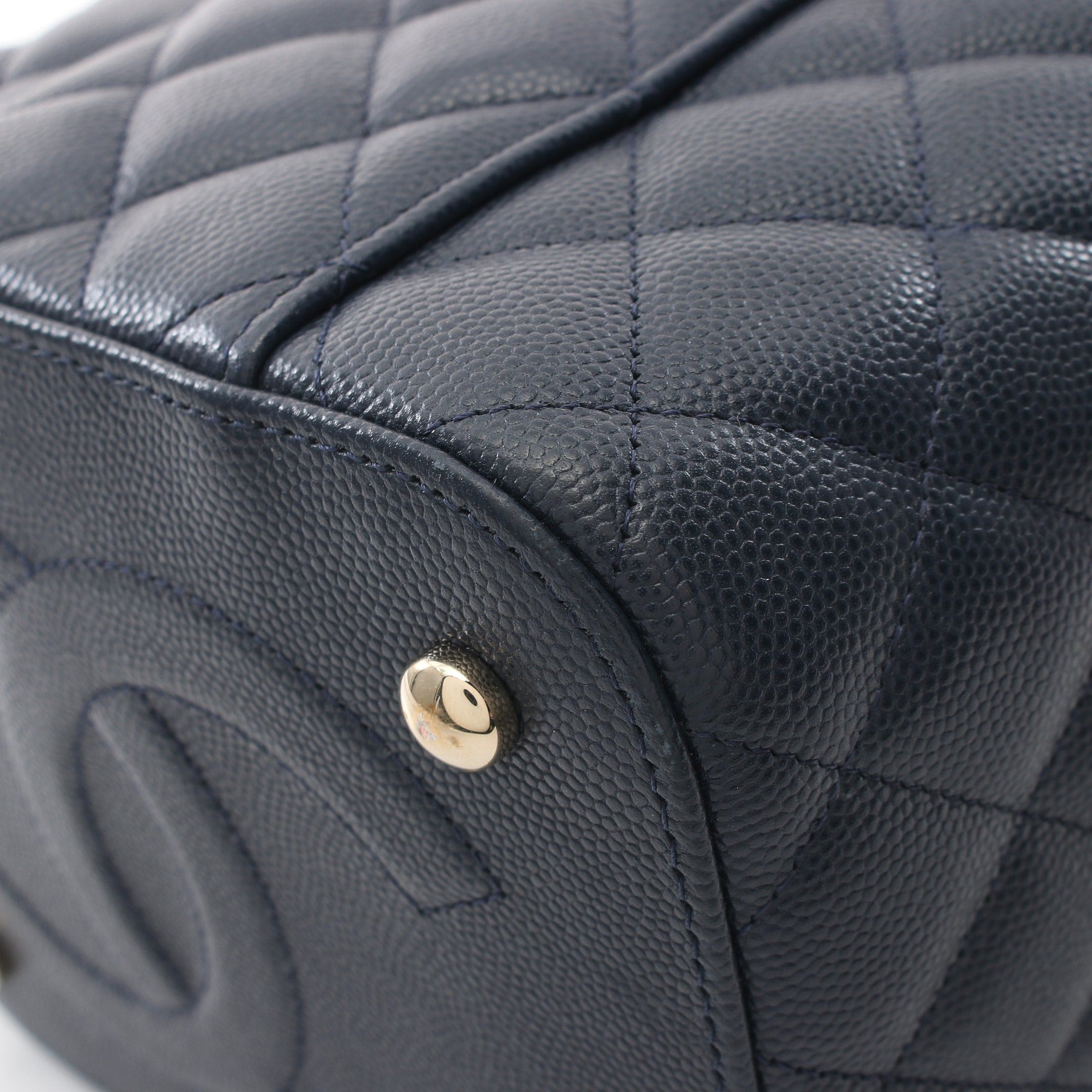 Chanel Chanel Matelasse Chain Shoulder Bag Caviar Skin Navy Gold Hardware Size ONE SIZE - 7 Thumbnail