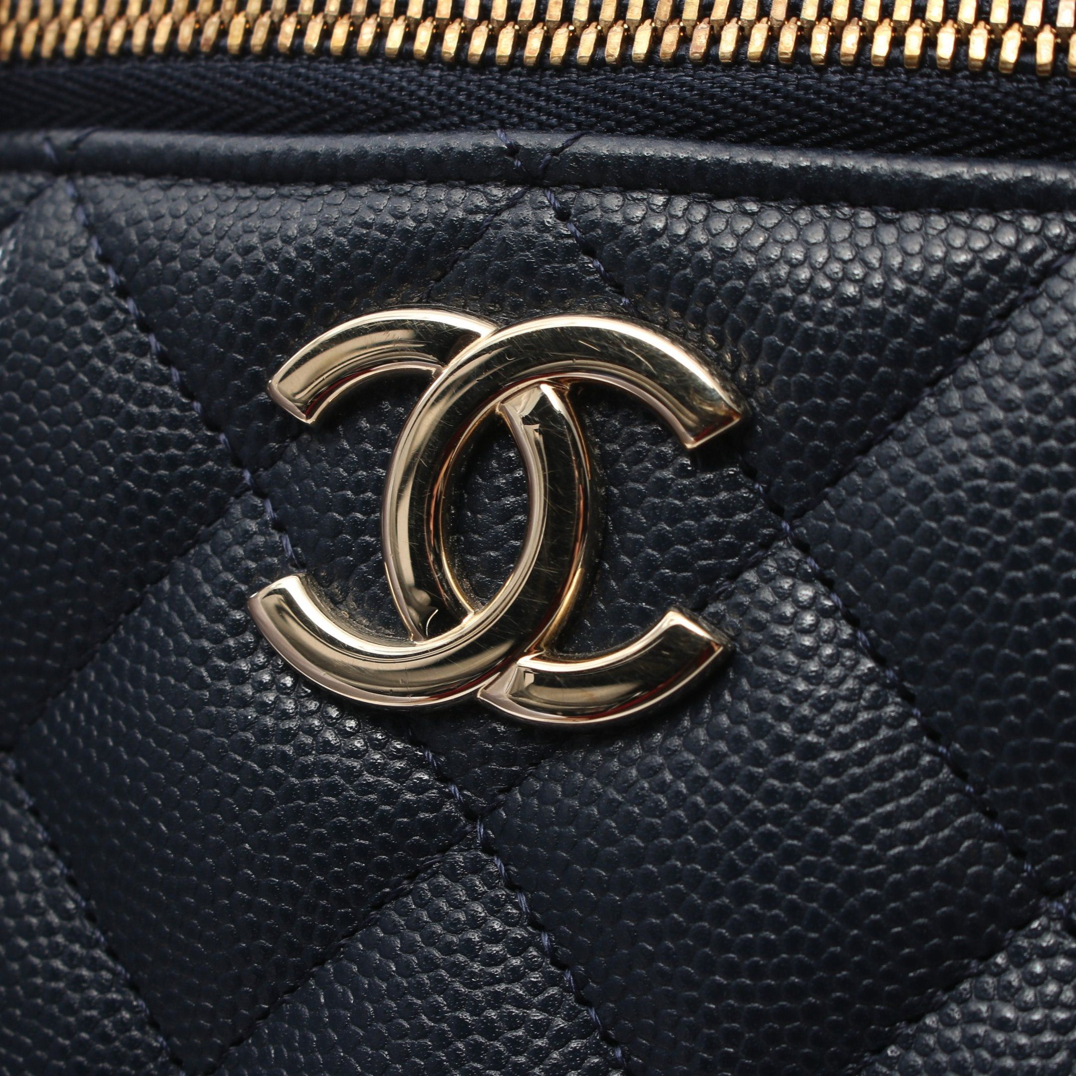 Chanel Chanel Matelasse Chain Shoulder Bag Caviar Skin Navy Gold Hardware Size ONE SIZE - 8 Thumbnail