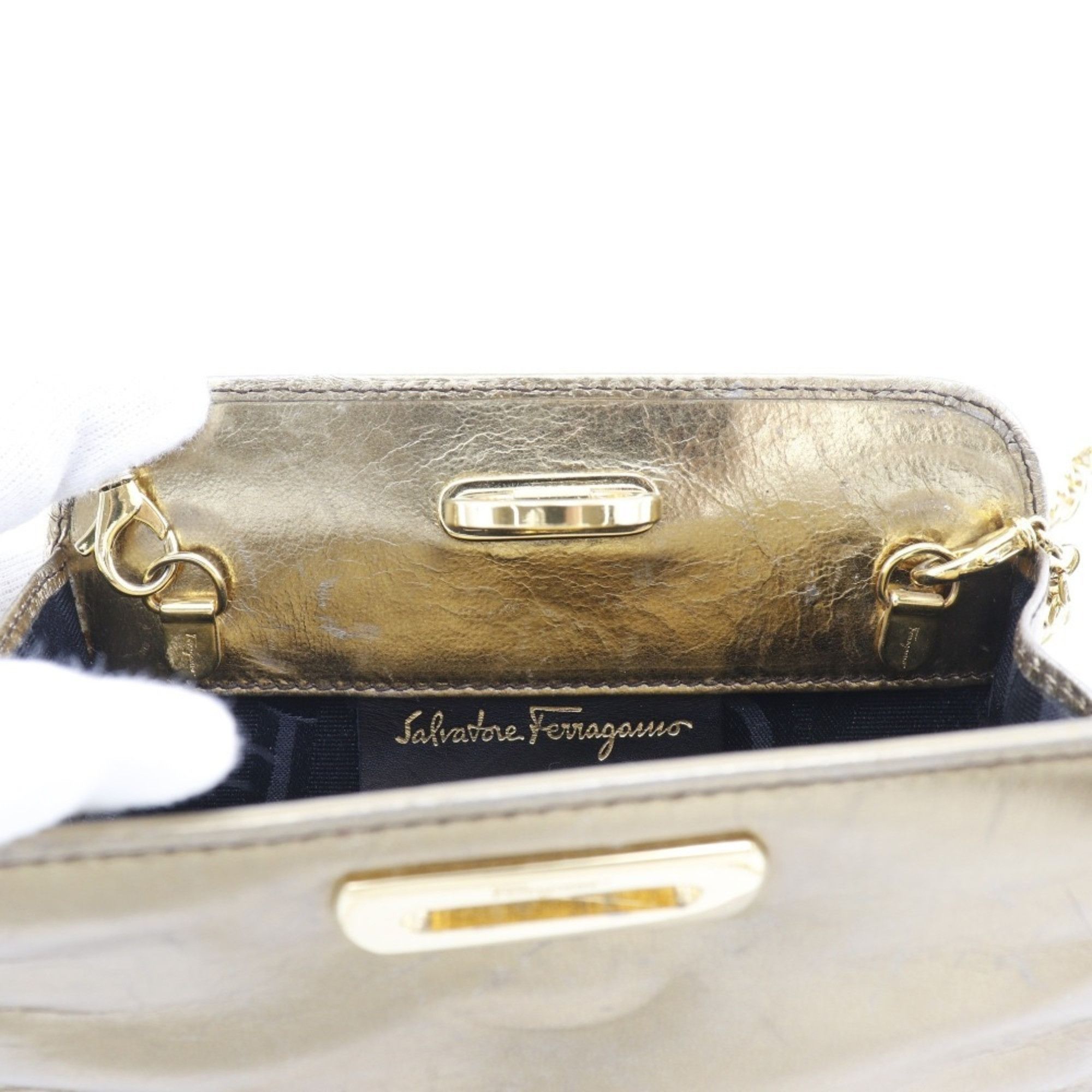 Salvatore Ferragamo Salvatore Ferragamo Chain Shoulder Bag Gancini Clutch AQ214734 Calf Gold 2way ChainShoulder Women's Size ONE SIZE - 13 Thumbnail