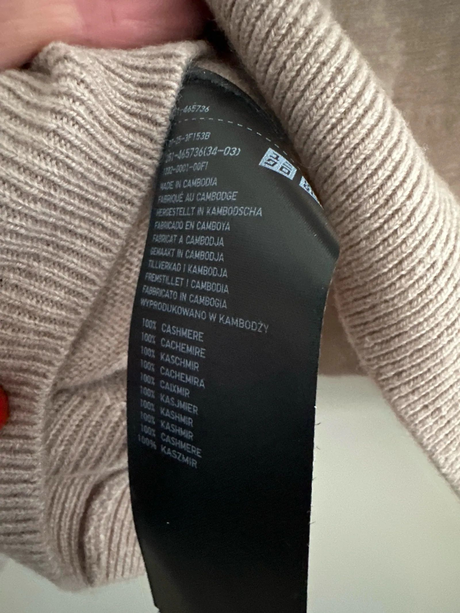 Uniqlo Uniqlo Sweater Size M / US 6-8 / IT 42-44 - 3 Thumbnail