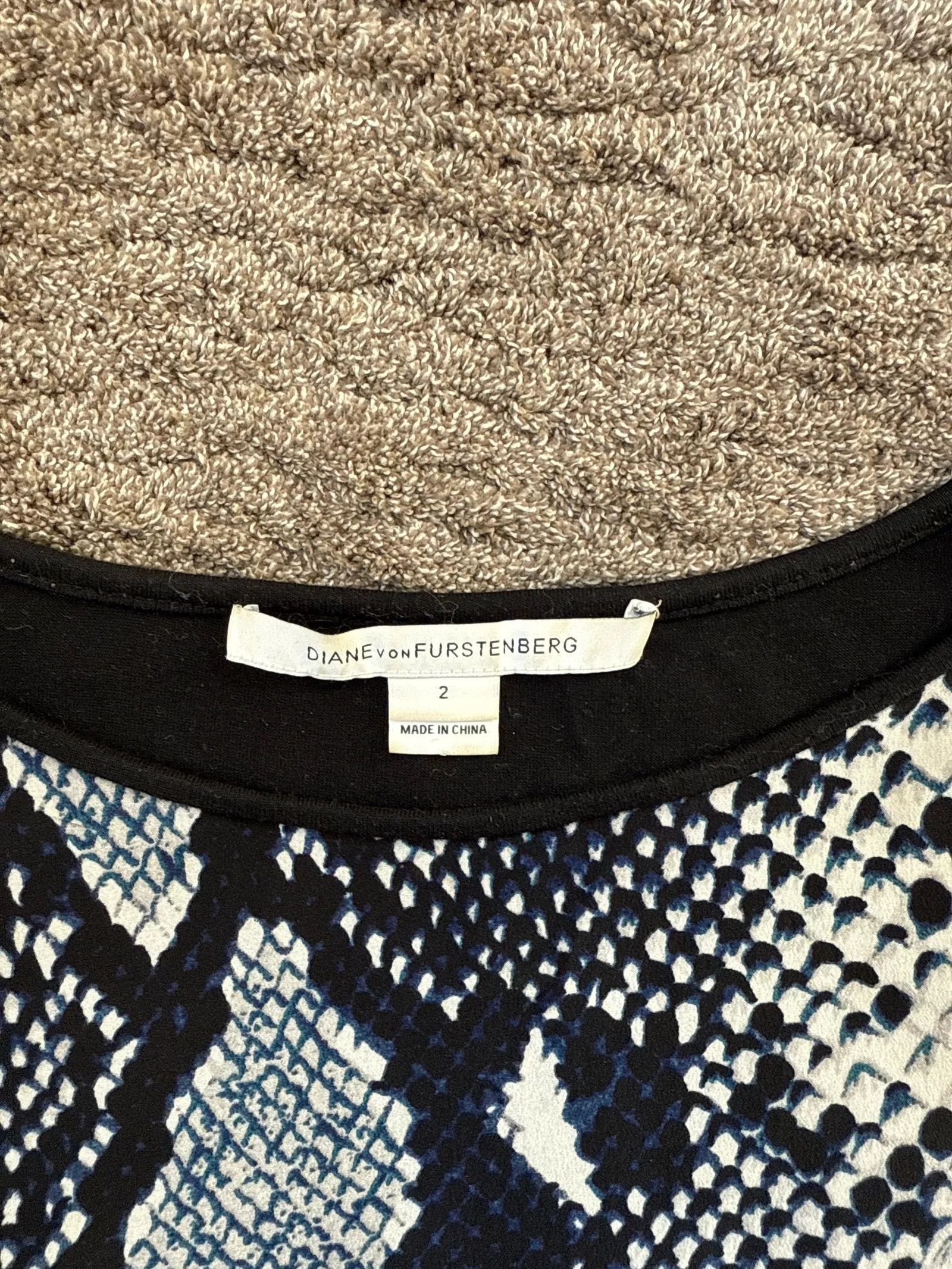 Diane von Furstenberg Diane von Furstenberg Oraanimal Top Size XS / US 0-2 / IT 36-38 - 2 Thumbnail