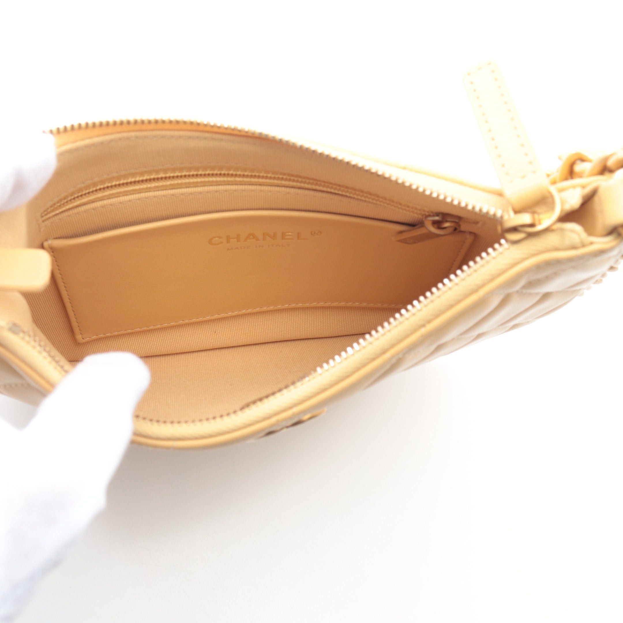 Chanel Chanel Matelasse Chain Shoulder Bag Lambskin Beige Gold Hardware Size ONE SIZE - 3 Thumbnail