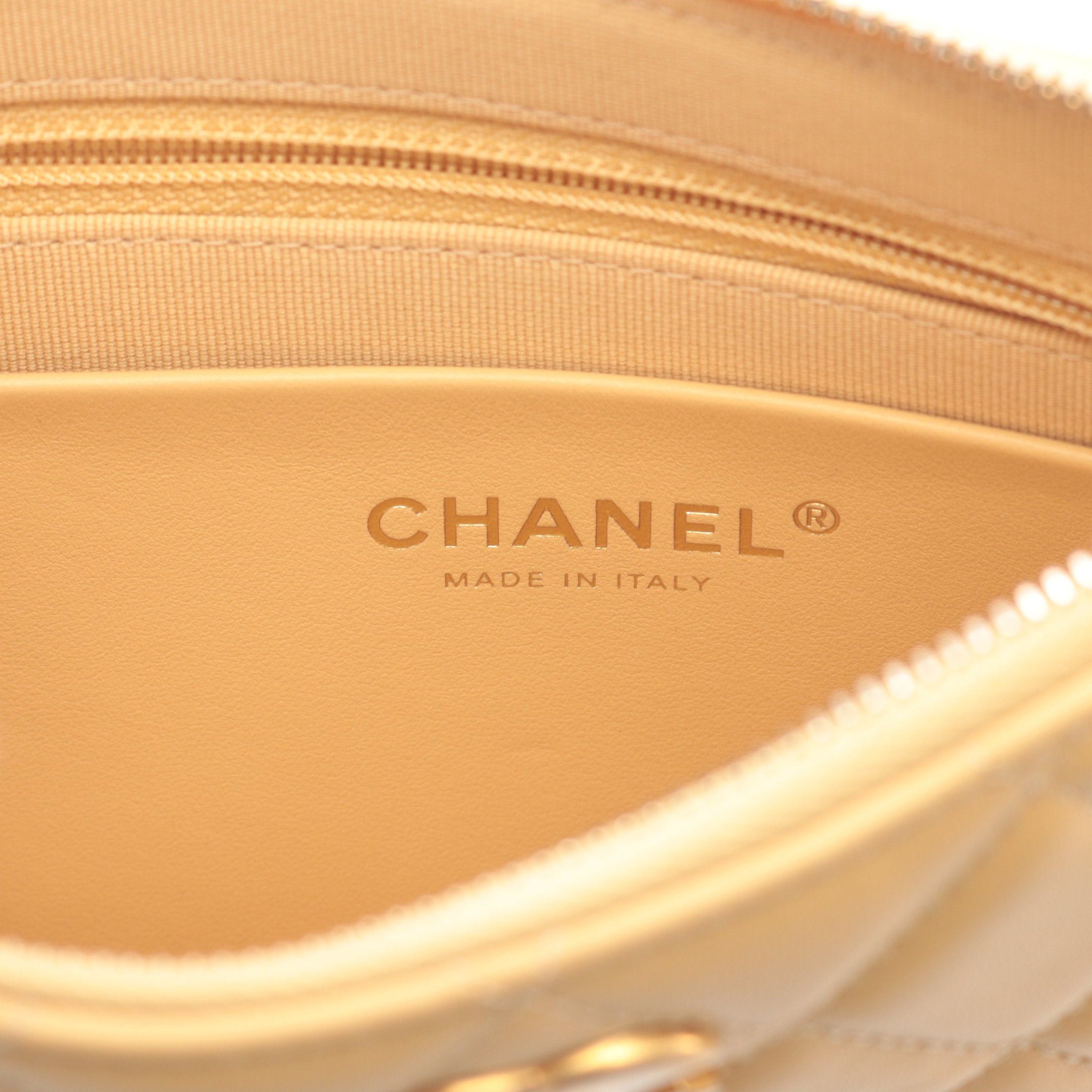 Chanel Chanel Matelasse Chain Shoulder Bag Lambskin Beige Gold Hardware Size ONE SIZE - 4 Thumbnail