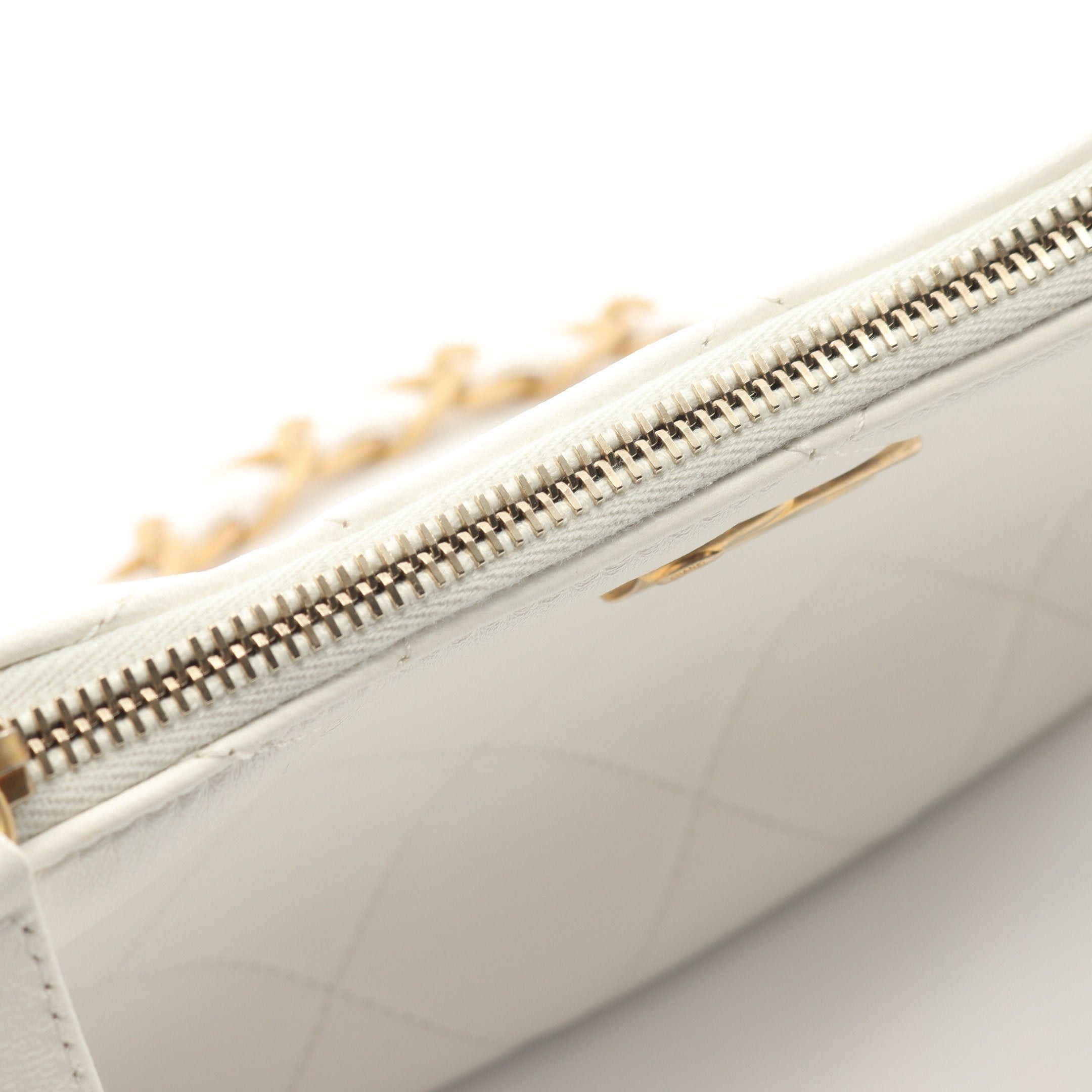 Chanel Chanel Matelasse Chain Shoulder Bag Lambskin White Gold Hardware Size ONE SIZE - 8 Thumbnail