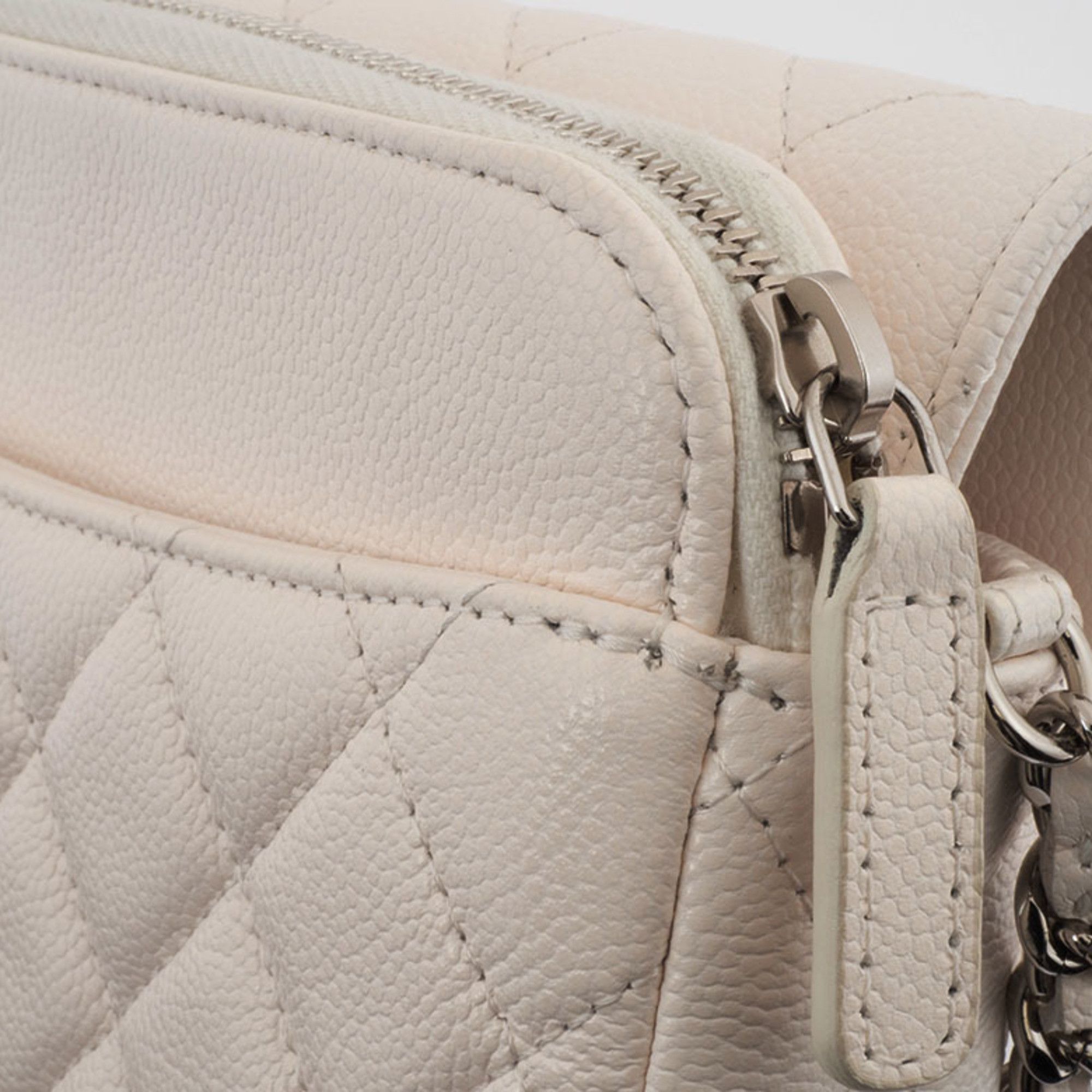 Chanel Chanel Matelasse Flap Phone Case Shoulder Bag White Women's Caviar Skin CHANEL Size ONE SIZE - 13 Thumbnail