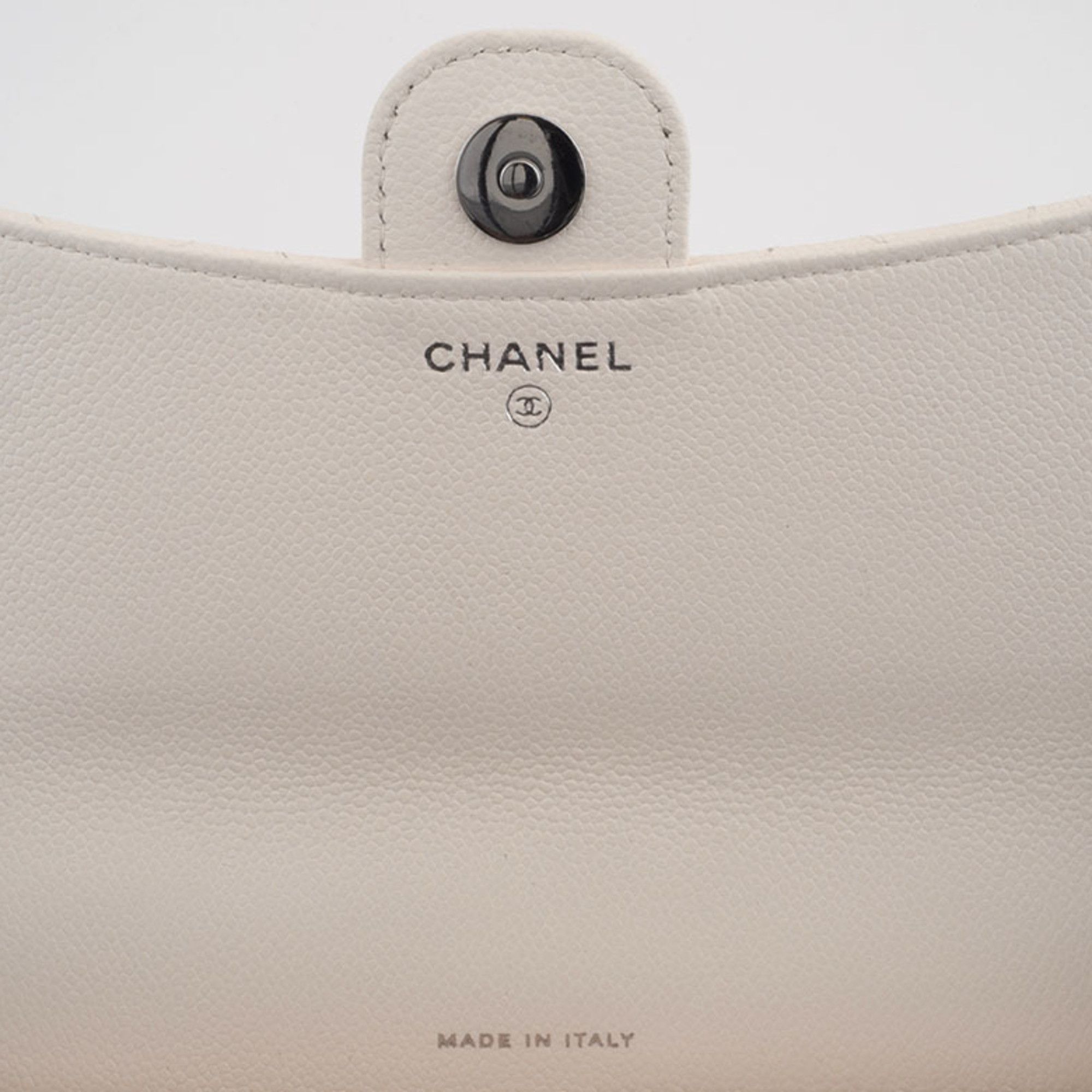 Chanel Chanel Matelasse Flap Phone Case Shoulder Bag White Women's Caviar Skin CHANEL Size ONE SIZE - 8 Thumbnail