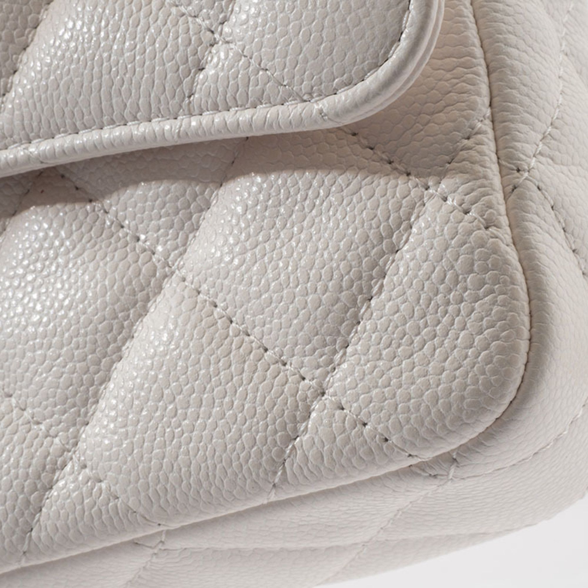 Chanel Chanel Matelasse Flap Phone Case Shoulder Bag White Women's Caviar Skin CHANEL Size ONE SIZE - 4 Thumbnail