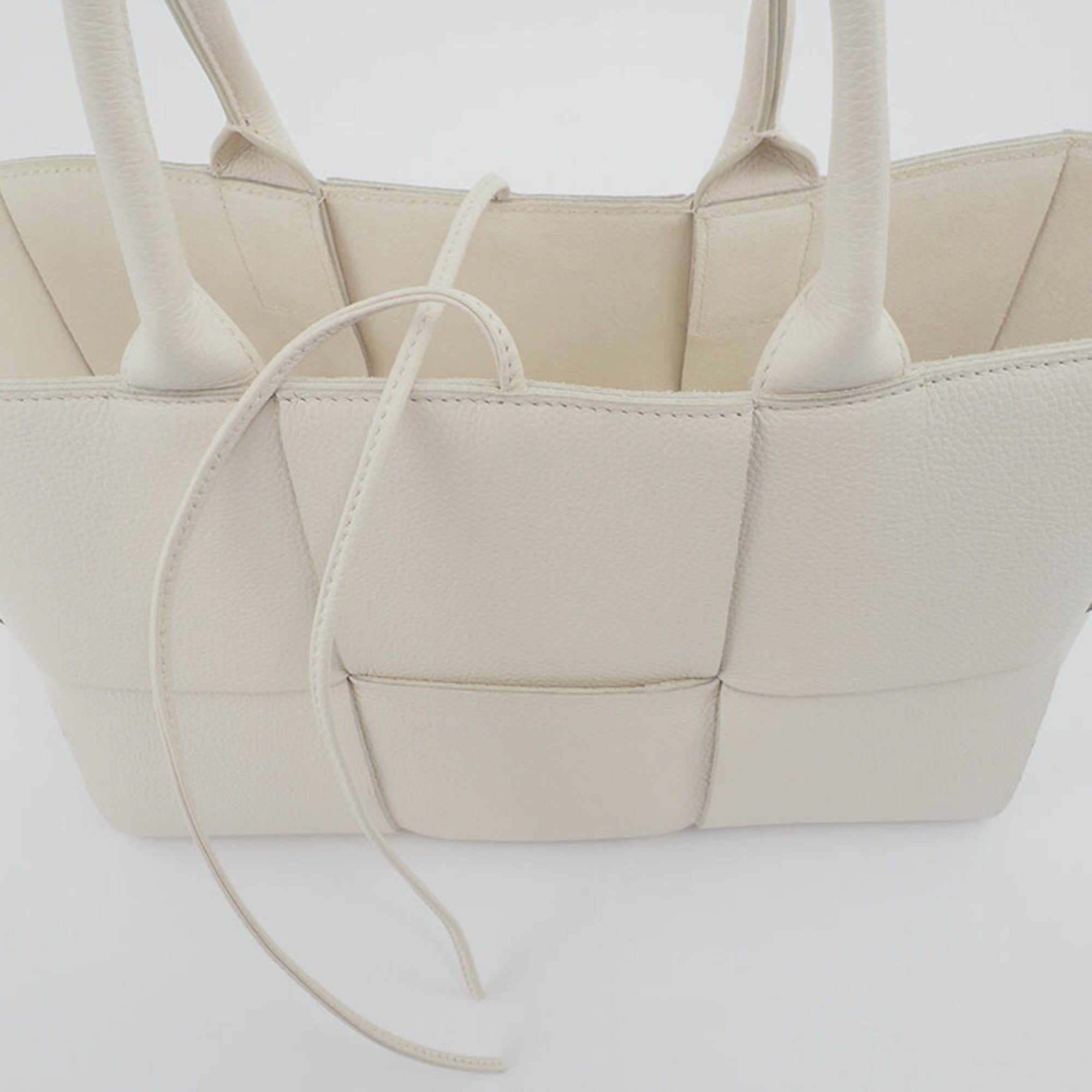Bottega Veneta Small Arco Tote Bag Handbag White 652867VCP119009 Women's Calfskin BOTTEGA VENETA