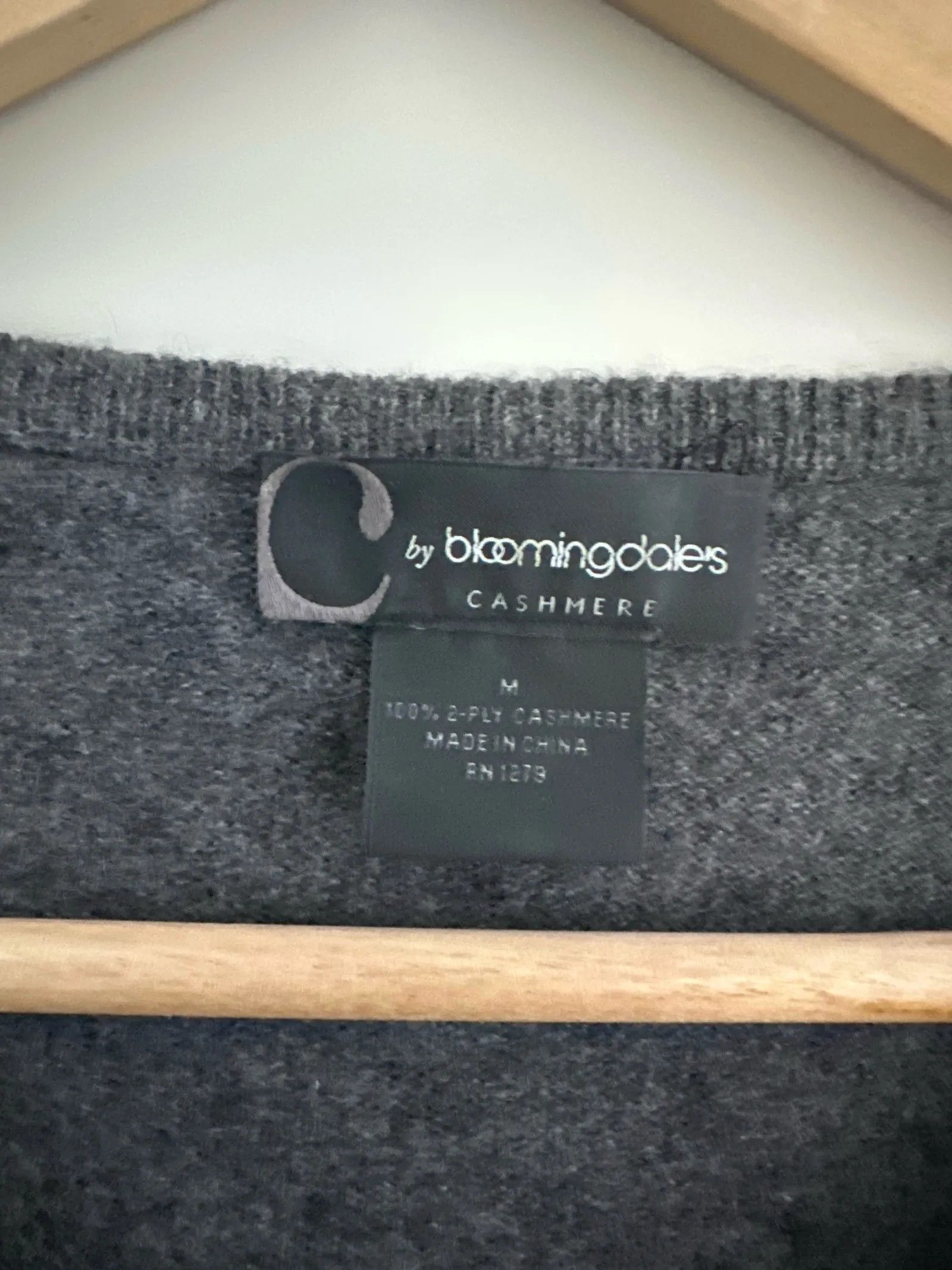 Bloomingdale's Bloomingdales Cardigan Size M / US 6-8 / IT 42-44 - 2 Thumbnail