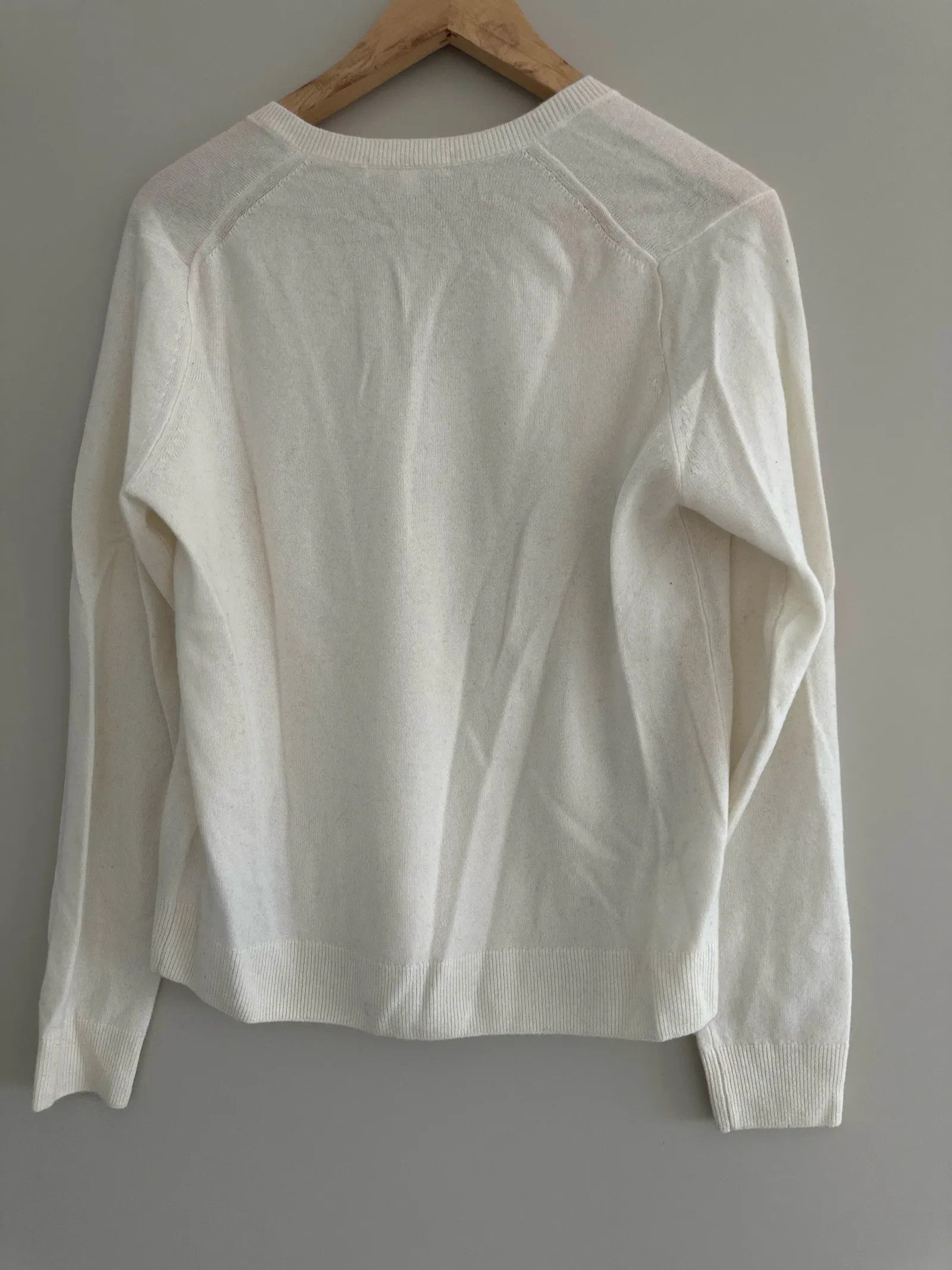 Uniqlo Uniqlo Sweater Size M / US 6-8 / IT 42-44 - 4 Thumbnail