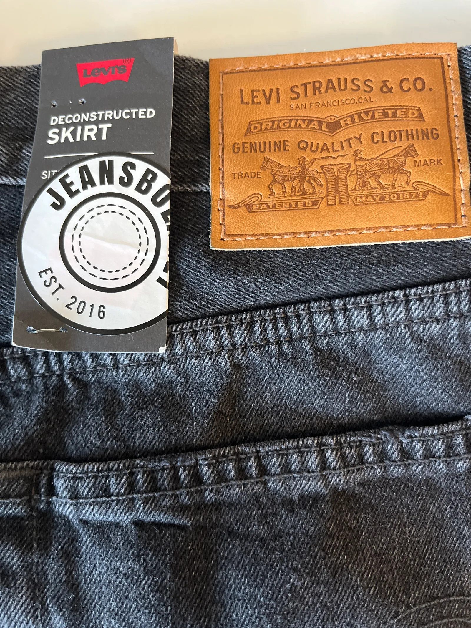 Levi's Levi's Deconstructed skirt Skirt Size 27" / US 4 / IT 40 - 2 Thumbnail