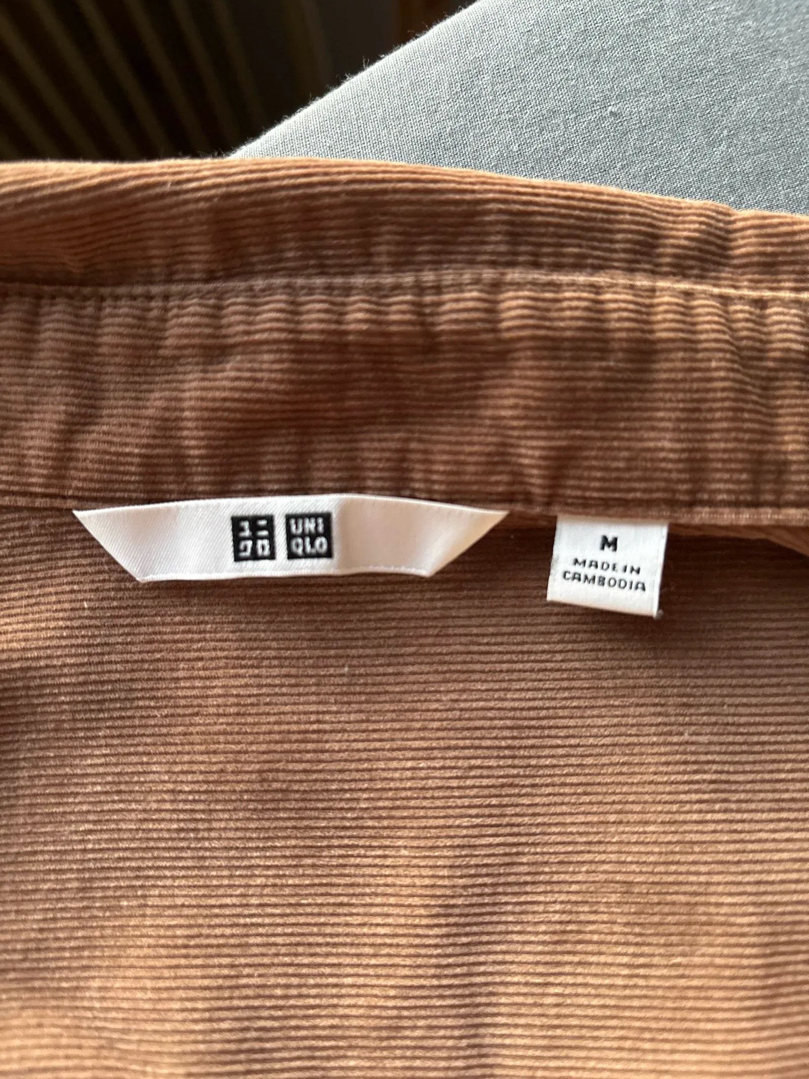Uniqlo Uniqlo Shirt Size M / US 6-8 / IT 42-44 - 2 Thumbnail
